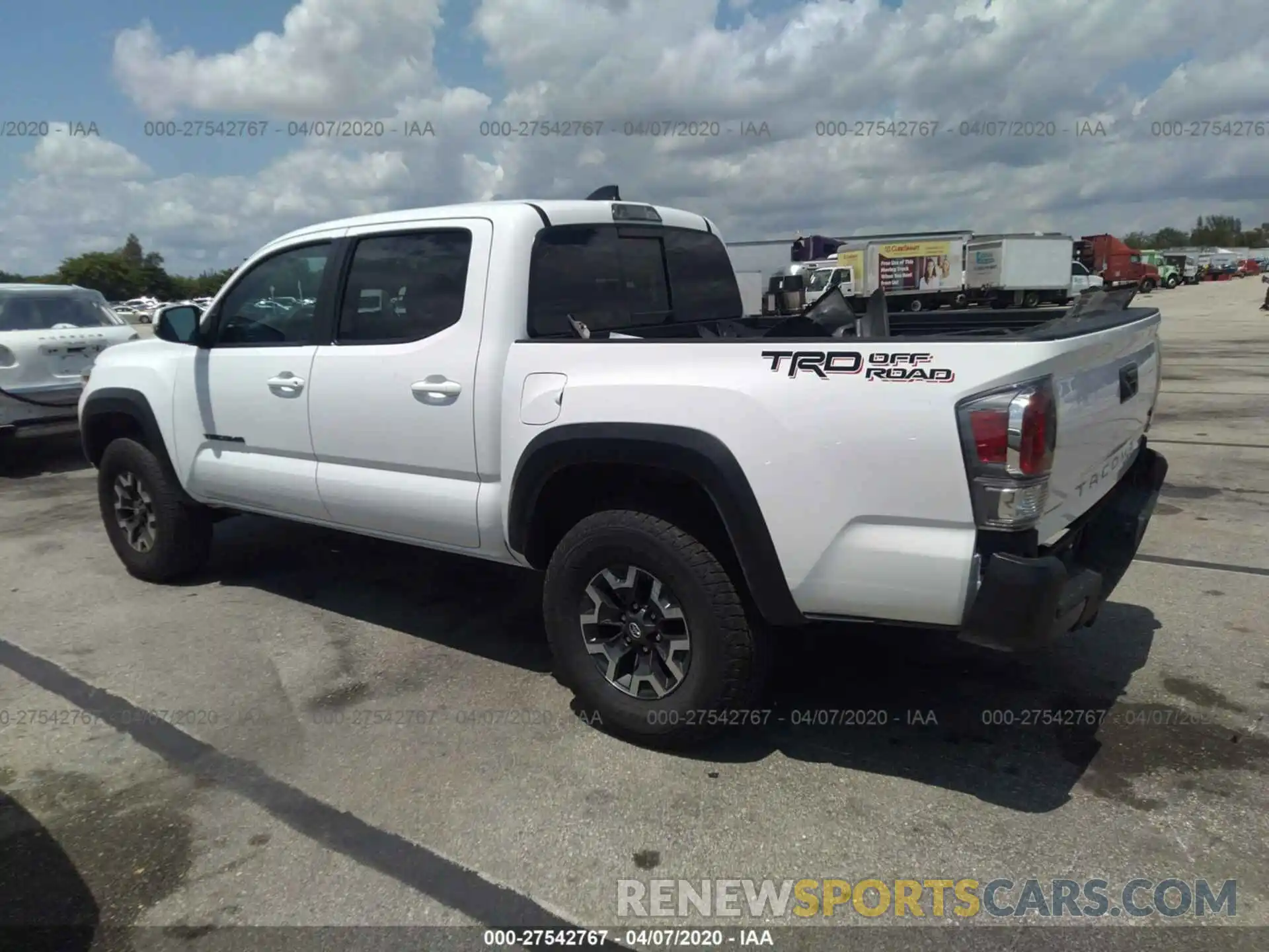 3 Photograph of a damaged car 3TMAZ5CN3LM116339 TOYOTA TACOMA 2020