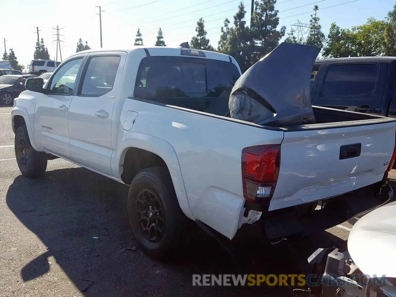 3 Photograph of a damaged car 3TMAZ5CN3LM121072 TOYOTA TACOMA 2020