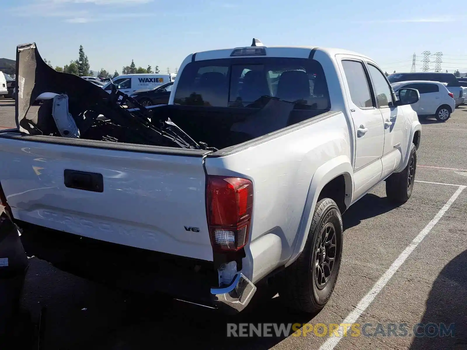 4 Photograph of a damaged car 3TMAZ5CN3LM121072 TOYOTA TACOMA 2020