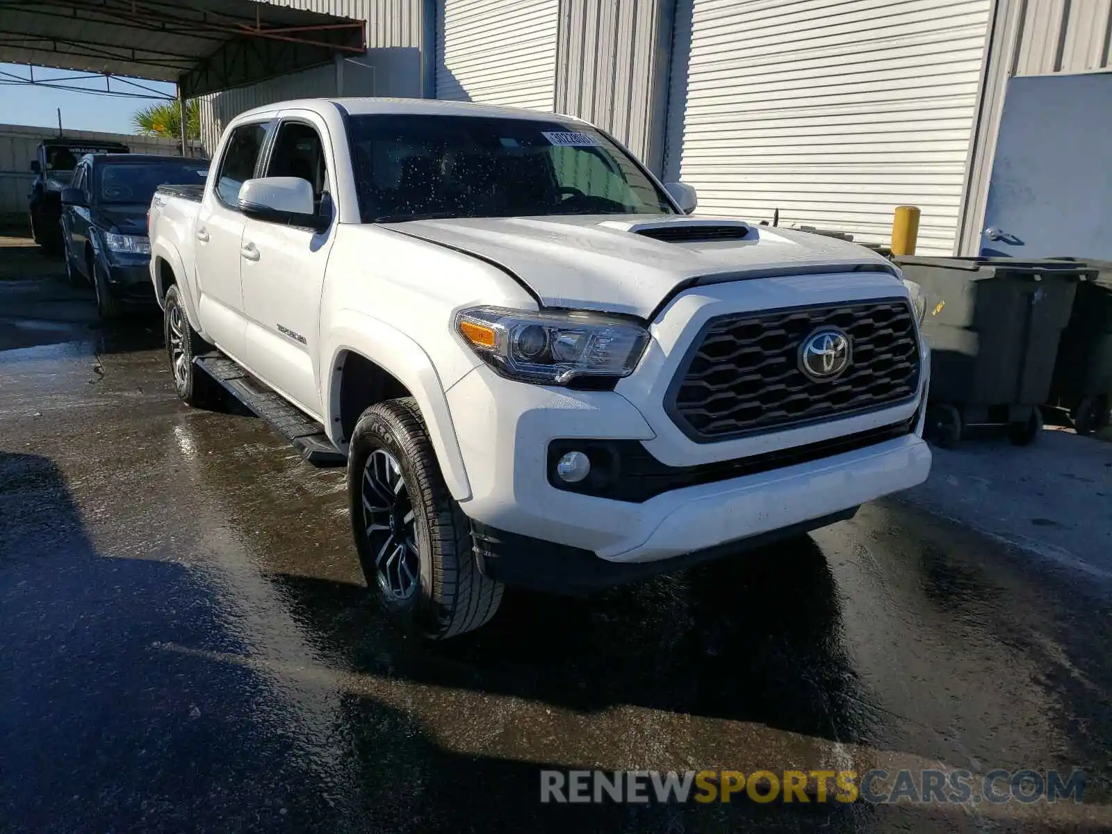 1 Photograph of a damaged car 3TMAZ5CN3LM123386 TOYOTA TACOMA 2020