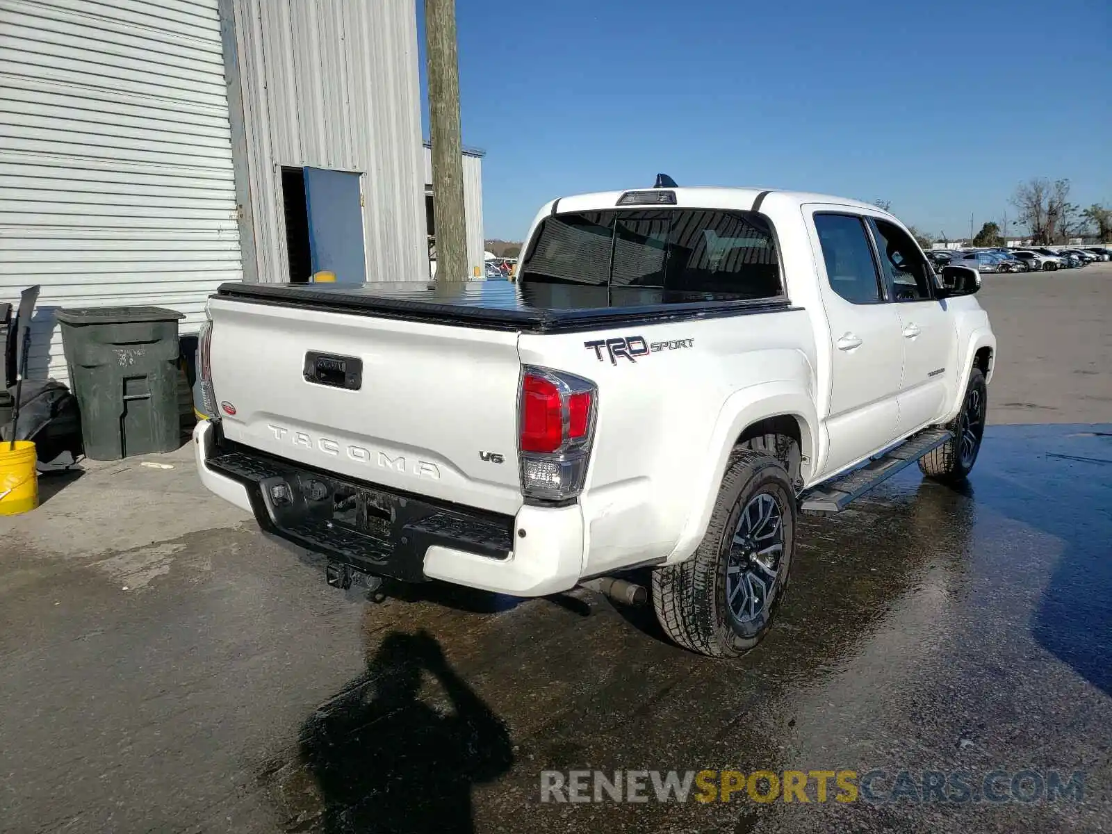 4 Photograph of a damaged car 3TMAZ5CN3LM123386 TOYOTA TACOMA 2020