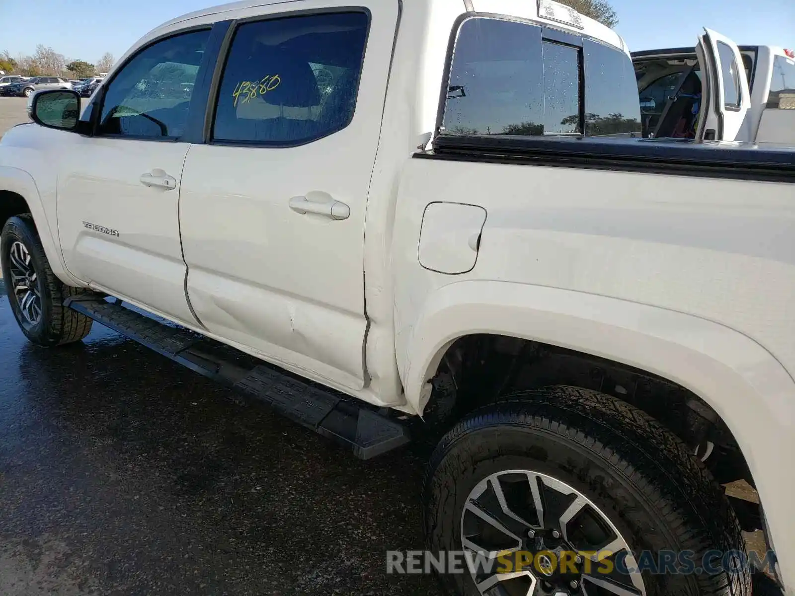 9 Photograph of a damaged car 3TMAZ5CN3LM123386 TOYOTA TACOMA 2020