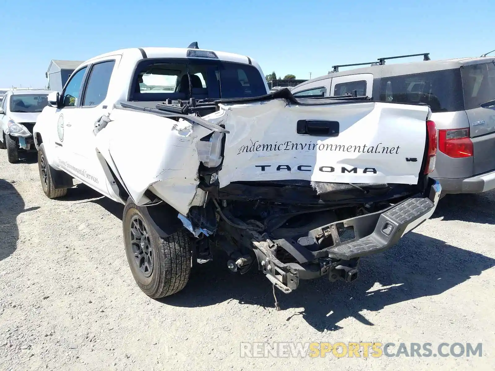 3 Photograph of a damaged car 3TMAZ5CN3LM124554 TOYOTA TACOMA 2020