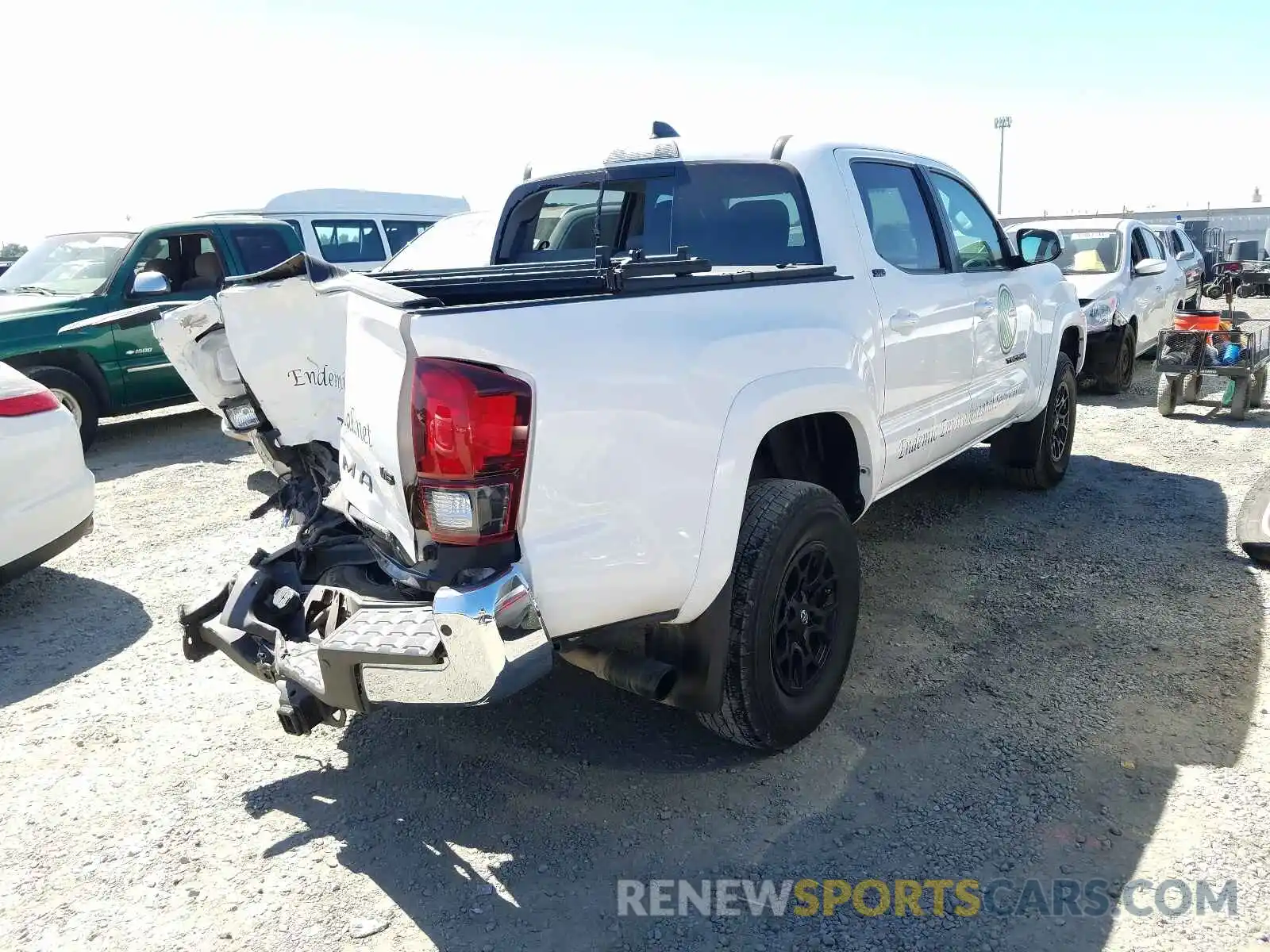 4 Photograph of a damaged car 3TMAZ5CN3LM124554 TOYOTA TACOMA 2020