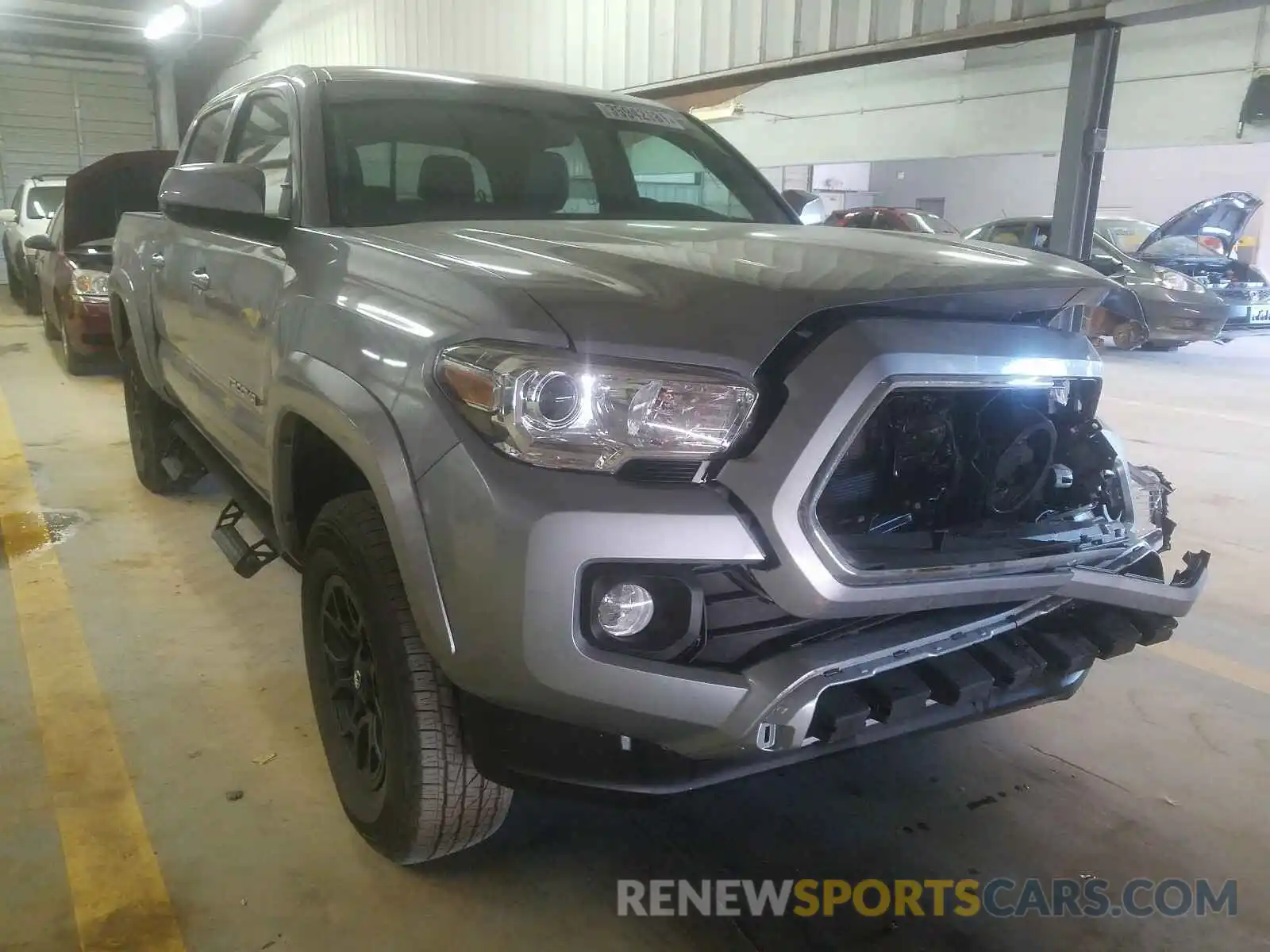 1 Photograph of a damaged car 3TMAZ5CN3LM125025 TOYOTA TACOMA 2020