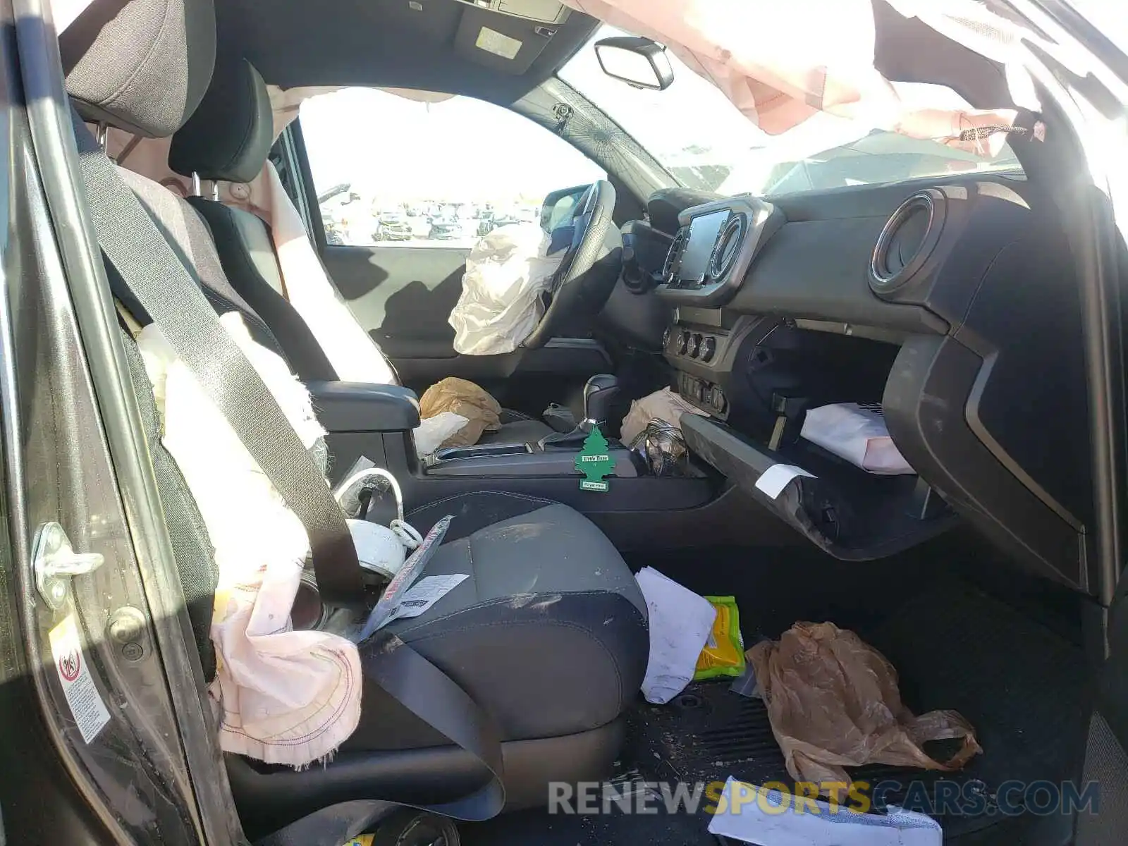 5 Photograph of a damaged car 3TMAZ5CN3LM127518 TOYOTA TACOMA 2020