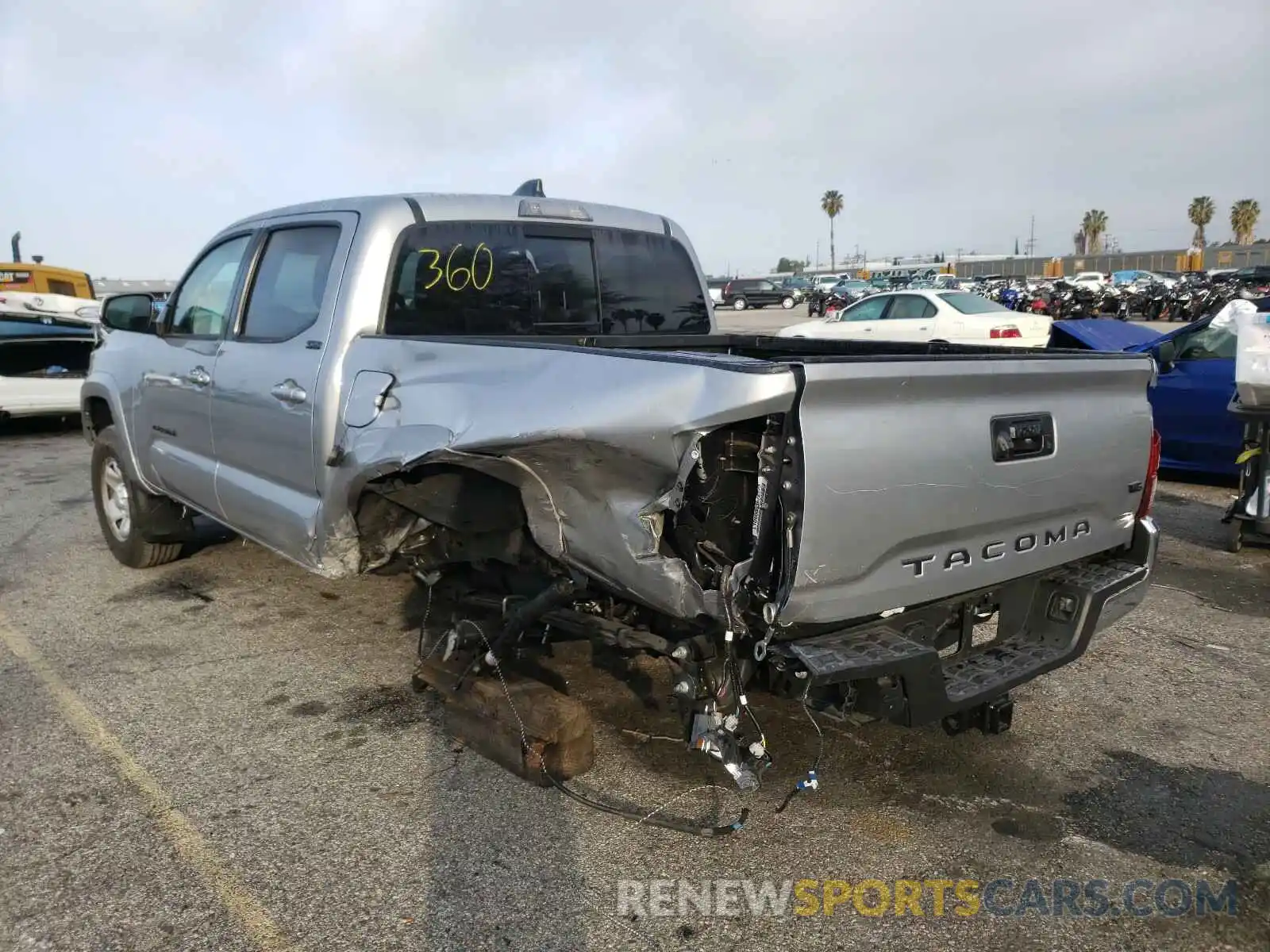 3 Photograph of a damaged car 3TMAZ5CN3LM128328 TOYOTA TACOMA 2020