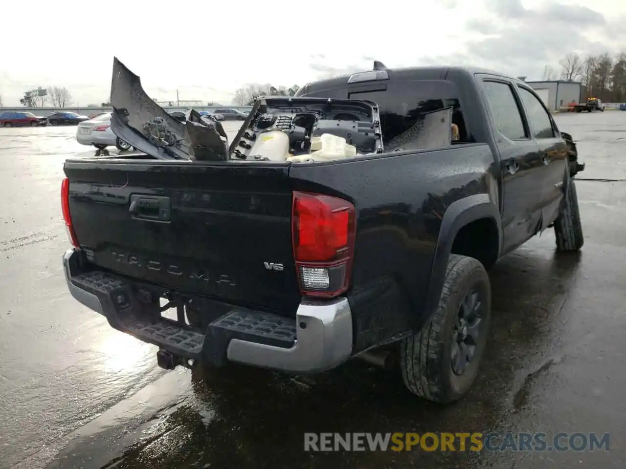 4 Photograph of a damaged car 3TMAZ5CN3LM129110 TOYOTA TACOMA 2020