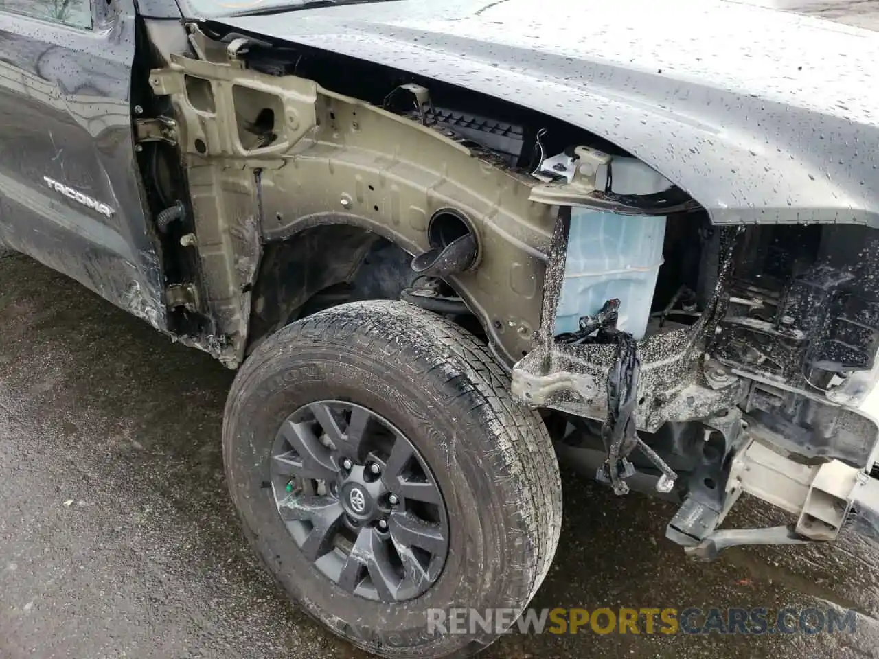 9 Photograph of a damaged car 3TMAZ5CN3LM129110 TOYOTA TACOMA 2020