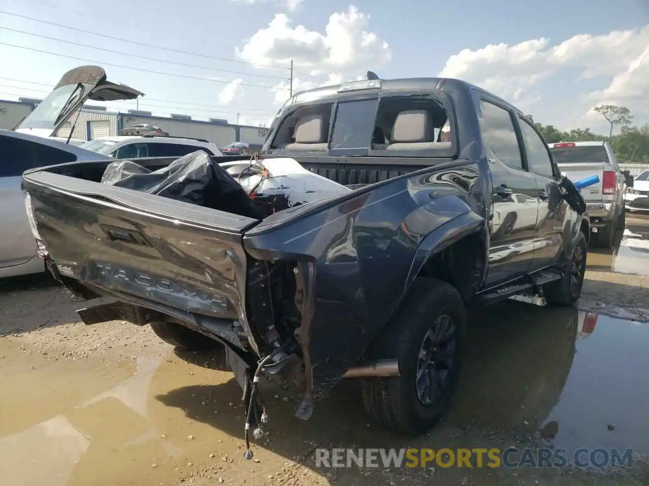 4 Photograph of a damaged car 3TMAZ5CN3LM129124 TOYOTA TACOMA 2020