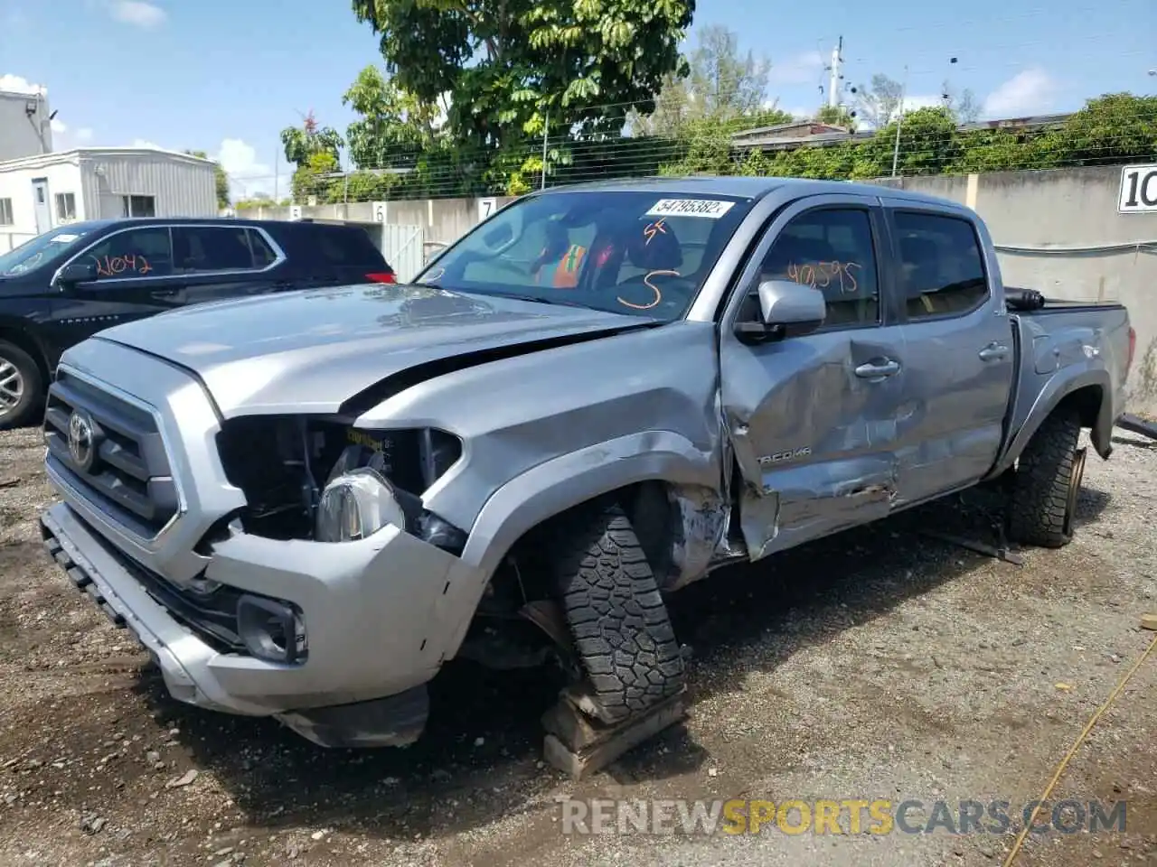 2 Photograph of a damaged car 3TMAZ5CN3LM130838 TOYOTA TACOMA 2020