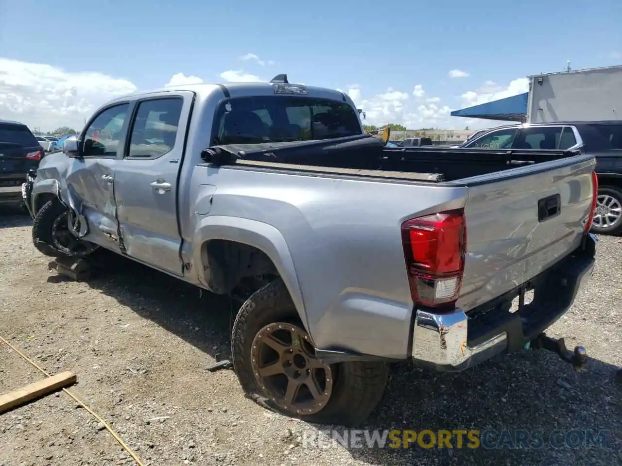 3 Photograph of a damaged car 3TMAZ5CN3LM130838 TOYOTA TACOMA 2020