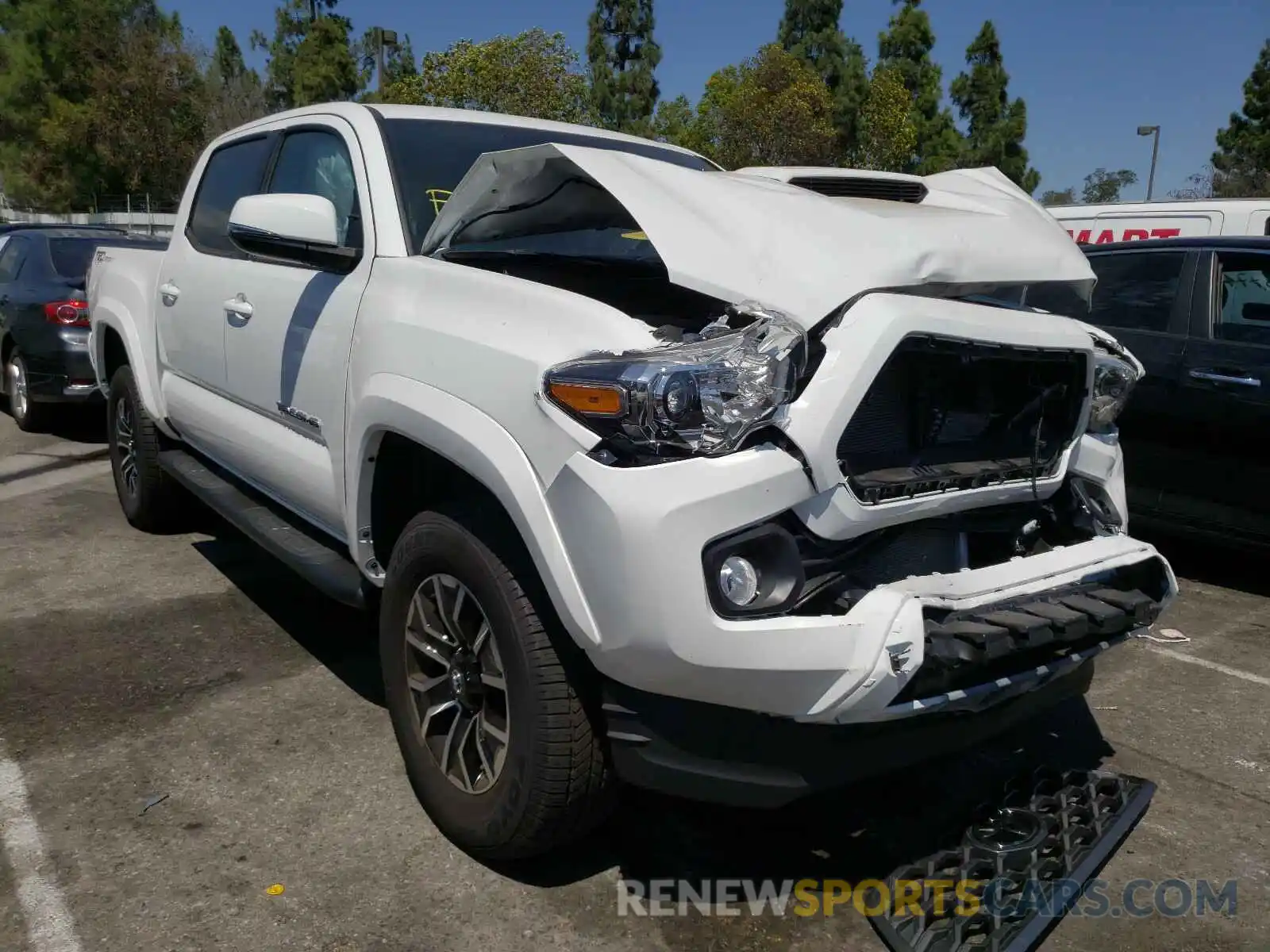 1 Photograph of a damaged car 3TMAZ5CN3LM132203 TOYOTA TACOMA 2020