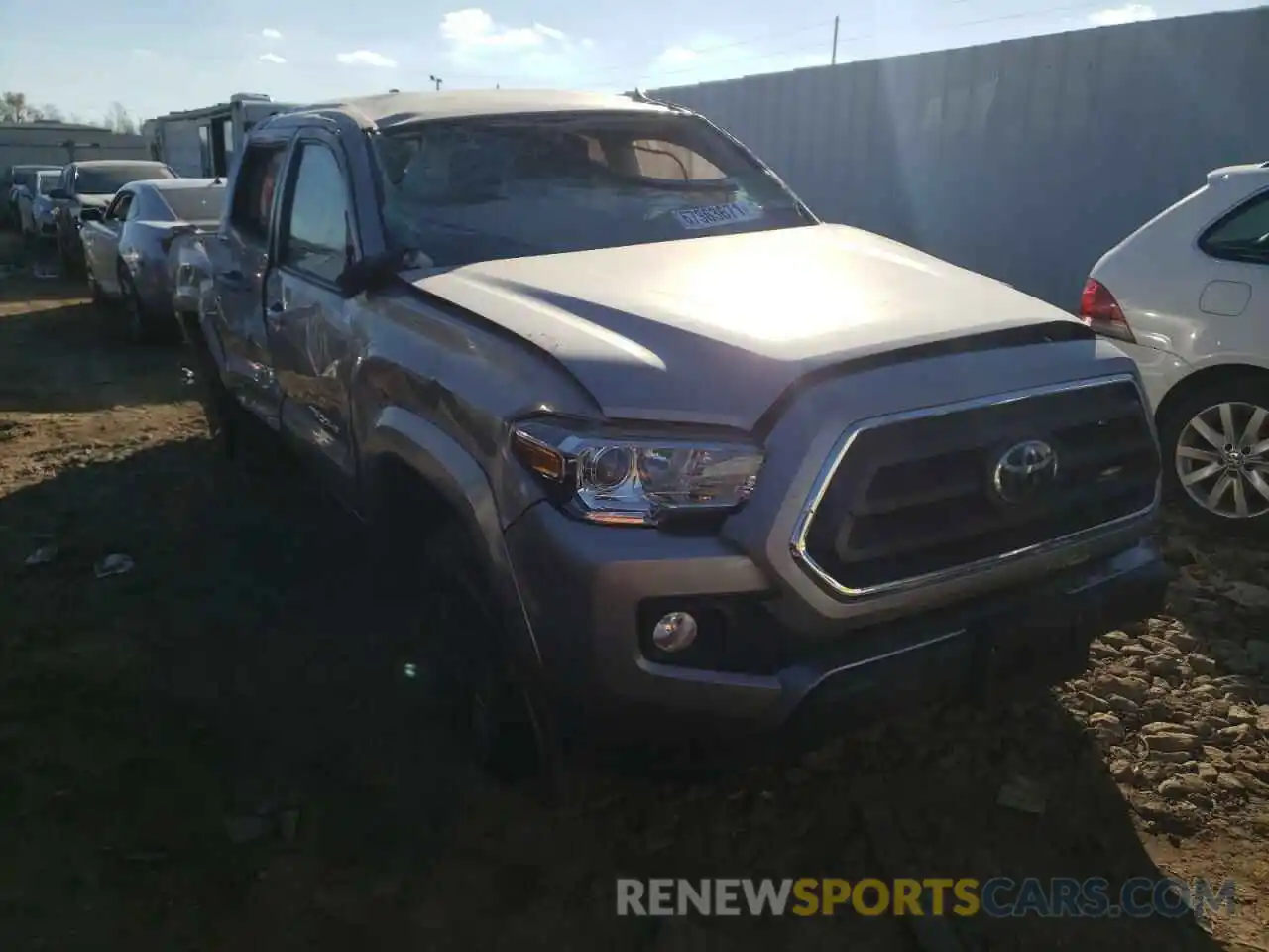 1 Photograph of a damaged car 3TMAZ5CN4LM118343 TOYOTA TACOMA 2020