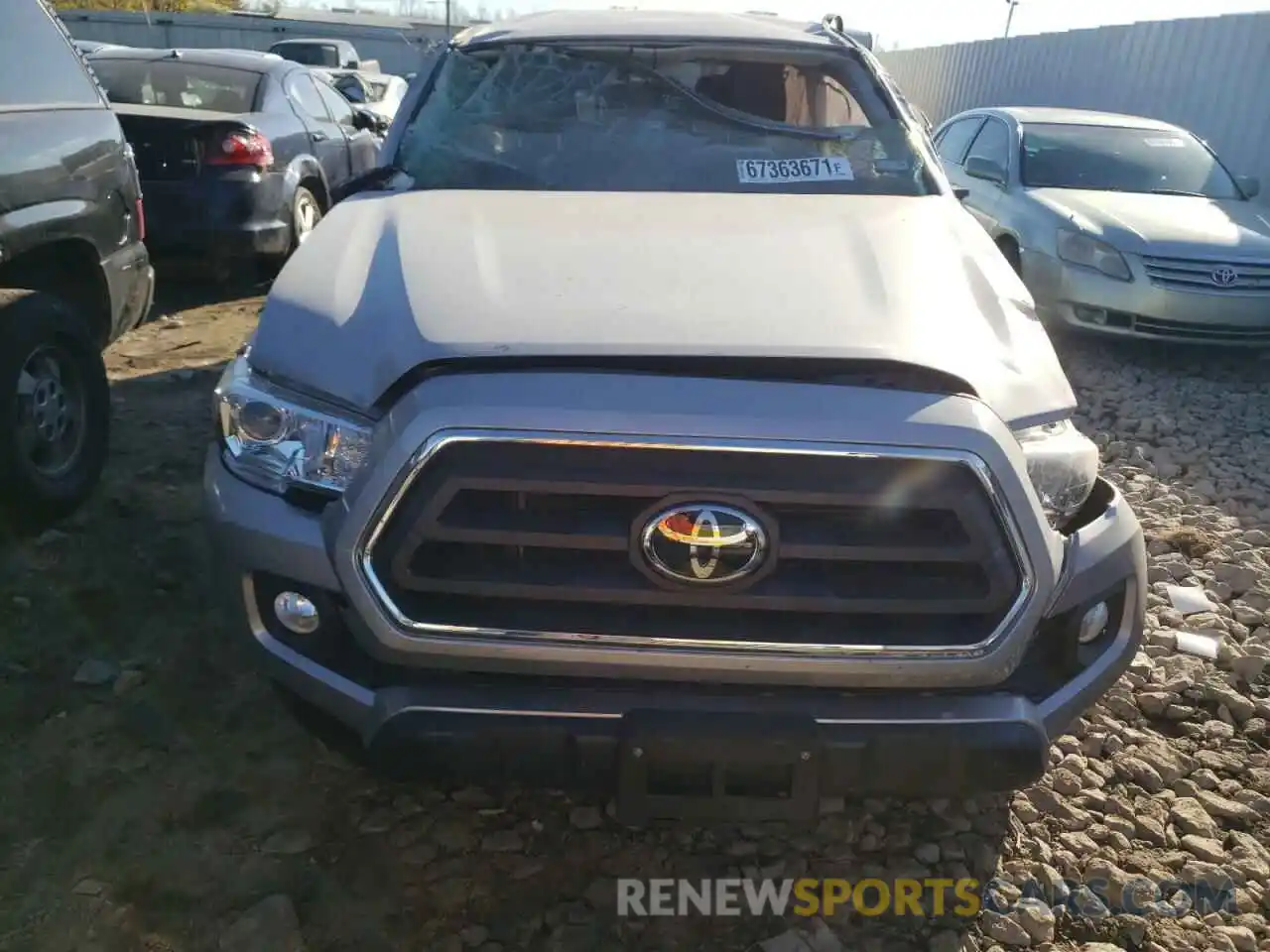 10 Photograph of a damaged car 3TMAZ5CN4LM118343 TOYOTA TACOMA 2020