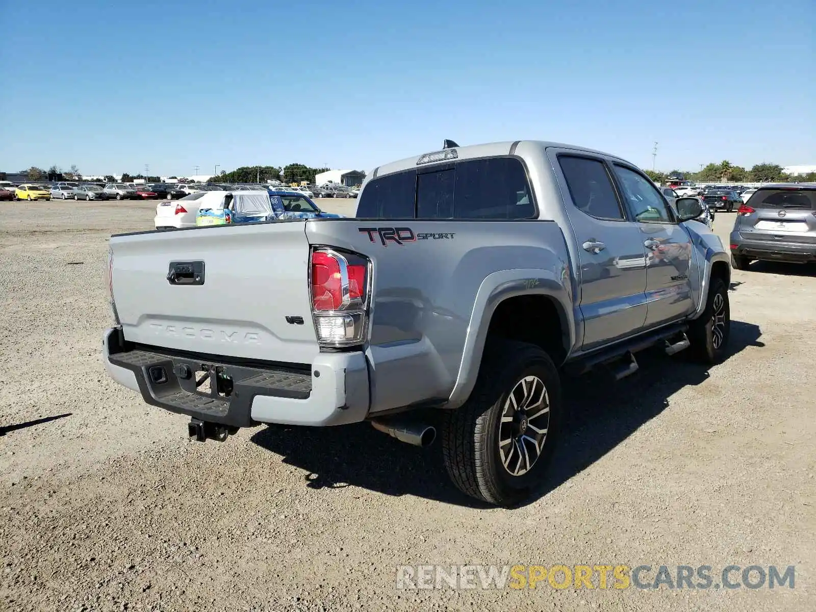 4 Photograph of a damaged car 3TMAZ5CN4LM126572 TOYOTA TACOMA 2020