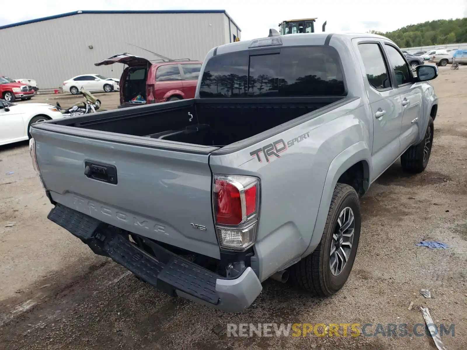 4 Photograph of a damaged car 3TMAZ5CN4LM127625 TOYOTA TACOMA 2020