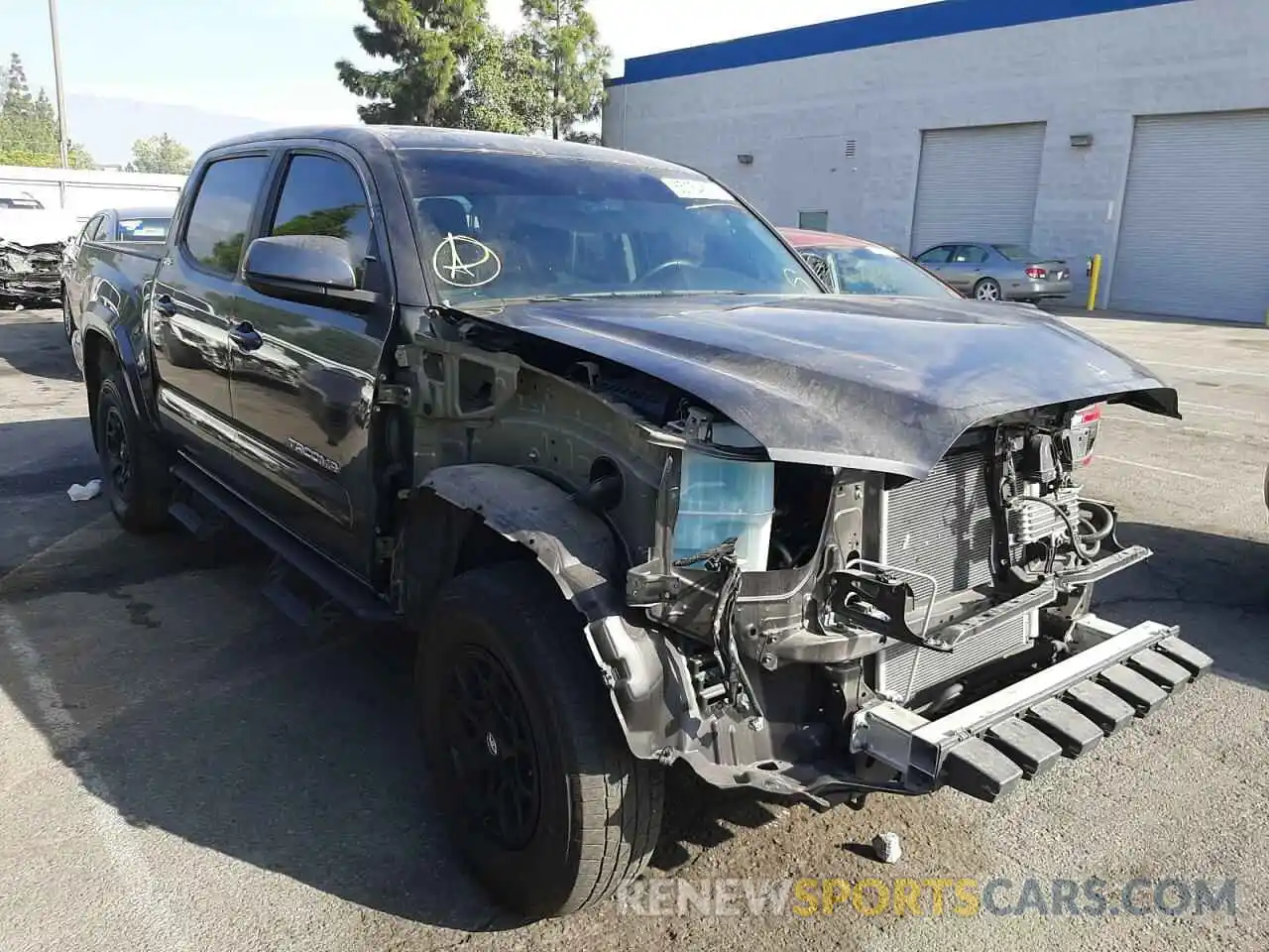 1 Photograph of a damaged car 3TMAZ5CN4LM128337 TOYOTA TACOMA 2020