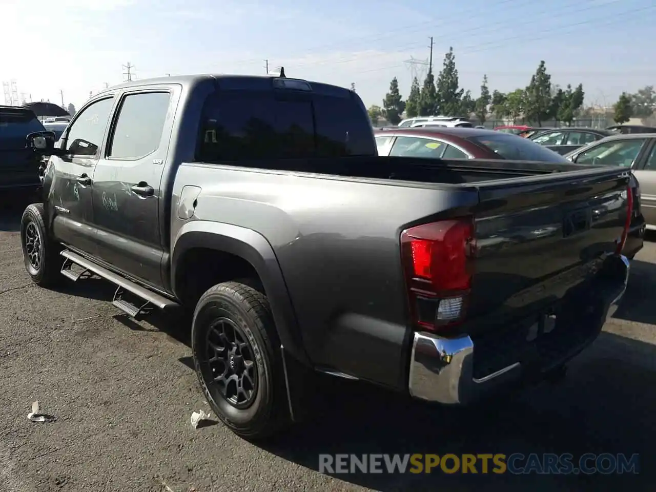 3 Photograph of a damaged car 3TMAZ5CN4LM128337 TOYOTA TACOMA 2020