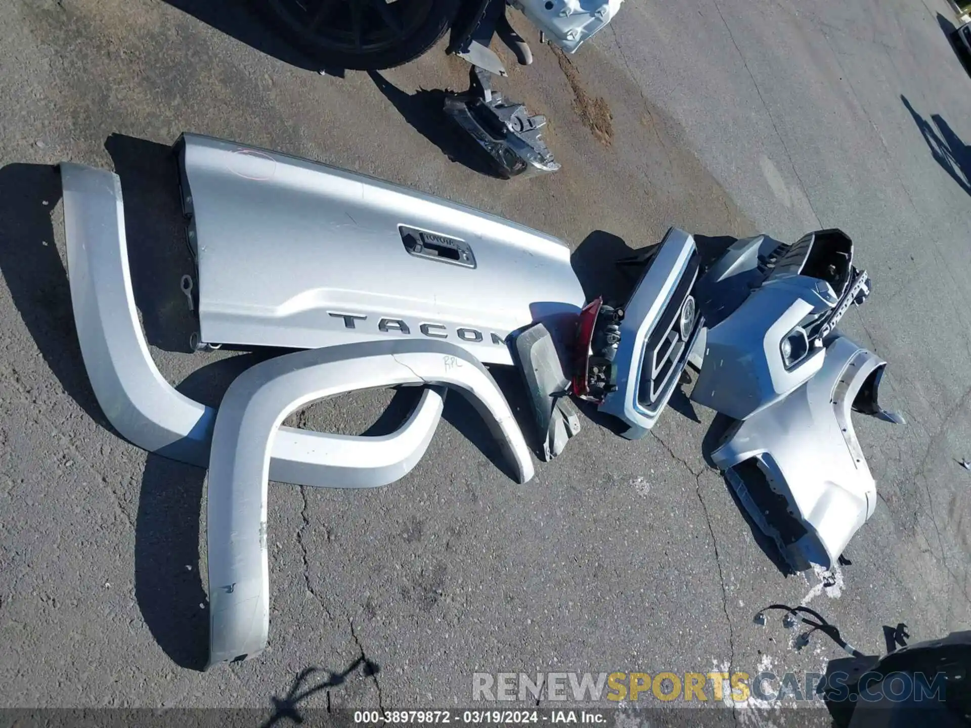 12 Photograph of a damaged car 3TMAZ5CN4LM128810 TOYOTA TACOMA 2020