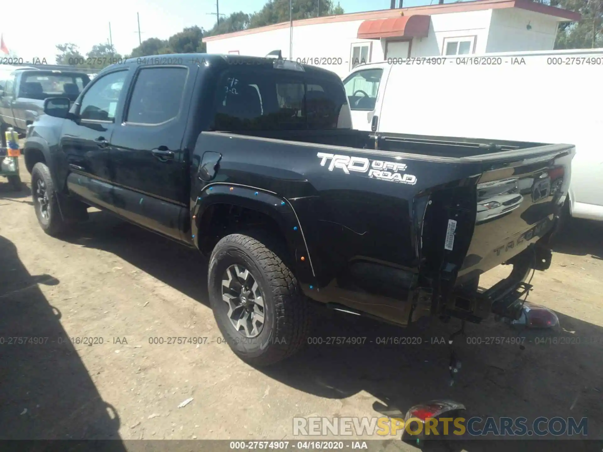 3 Фотография поврежденного автомобиля 3TMAZ5CN4LM129181 TOYOTA TACOMA 2020