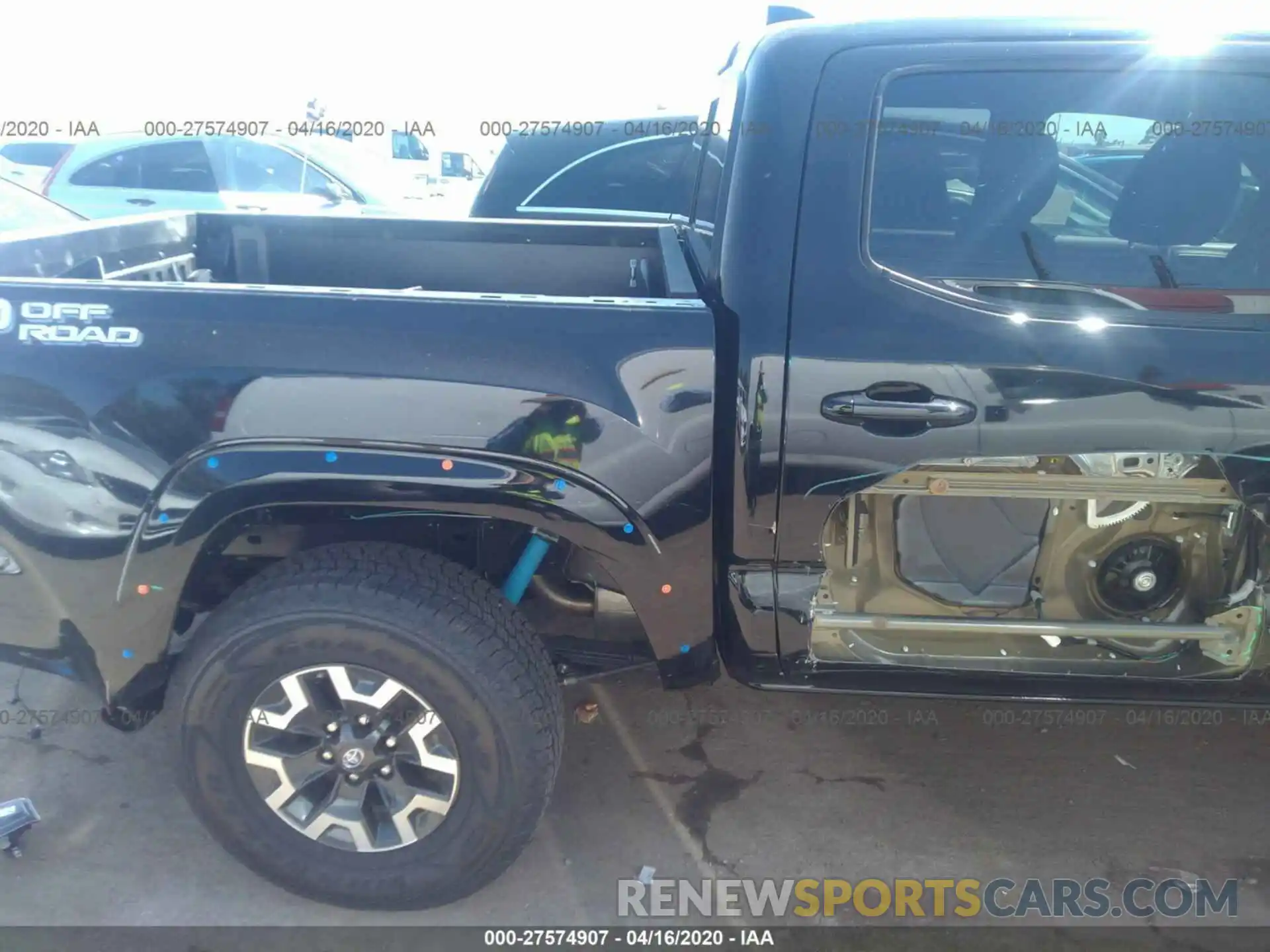 6 Photograph of a damaged car 3TMAZ5CN4LM129181 TOYOTA TACOMA 2020