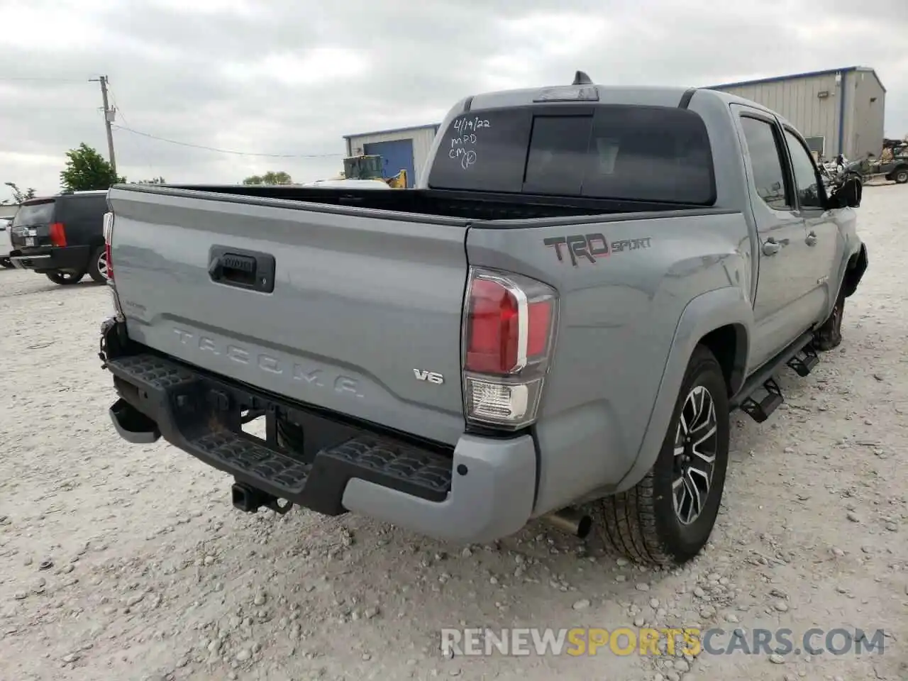 4 Photograph of a damaged car 3TMAZ5CN4LM129827 TOYOTA TACOMA 2020