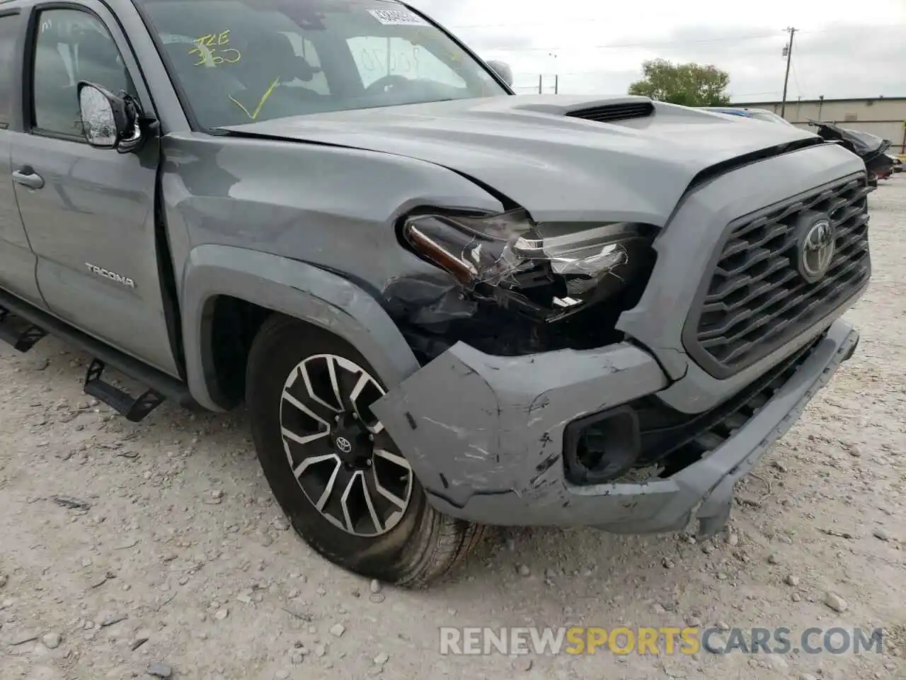 9 Photograph of a damaged car 3TMAZ5CN4LM129827 TOYOTA TACOMA 2020