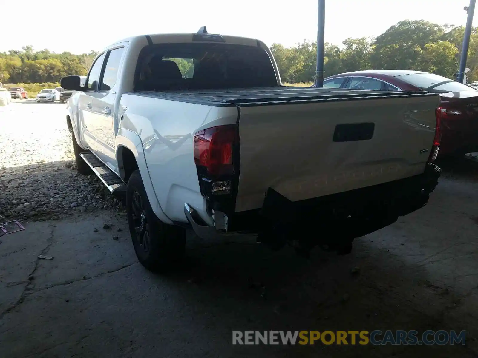 3 Photograph of a damaged car 3TMAZ5CN4LM130492 TOYOTA TACOMA 2020