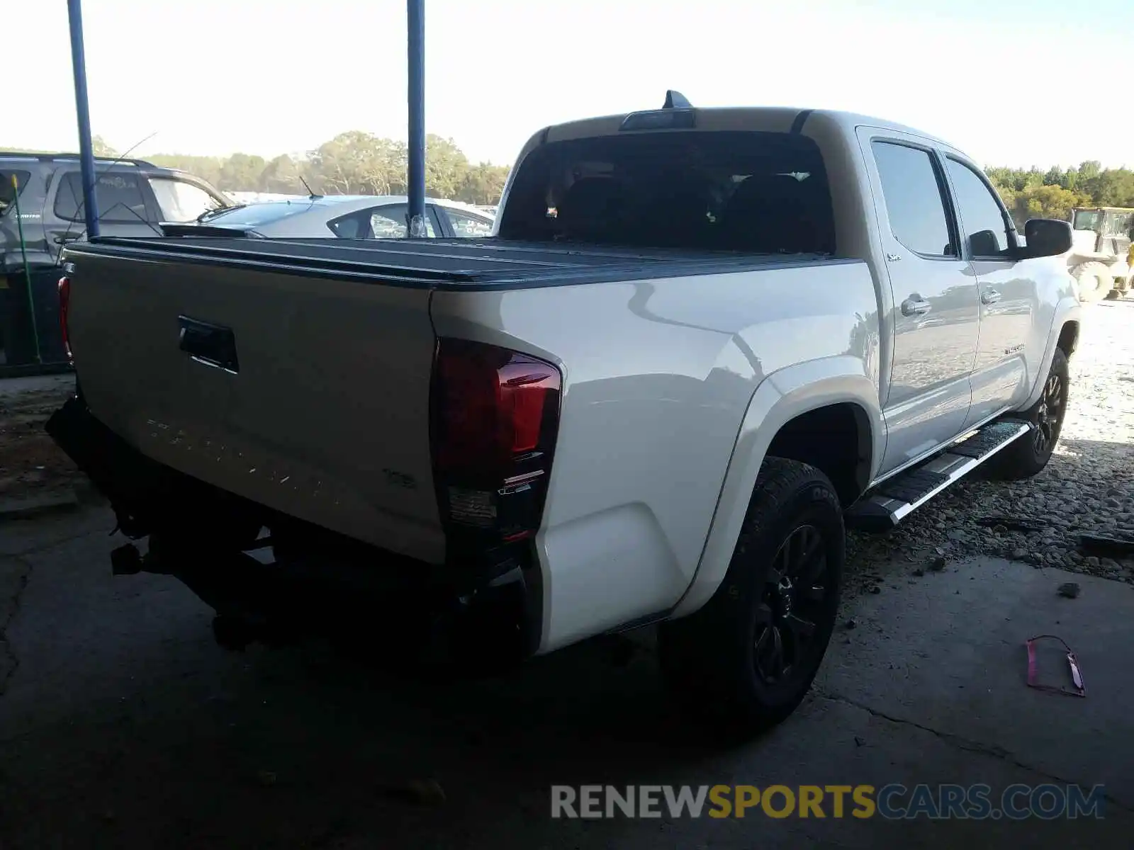 4 Photograph of a damaged car 3TMAZ5CN4LM130492 TOYOTA TACOMA 2020