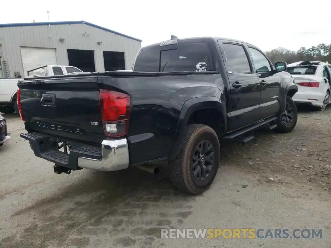 4 Photograph of a damaged car 3TMAZ5CN4LM132887 TOYOTA TACOMA 2020