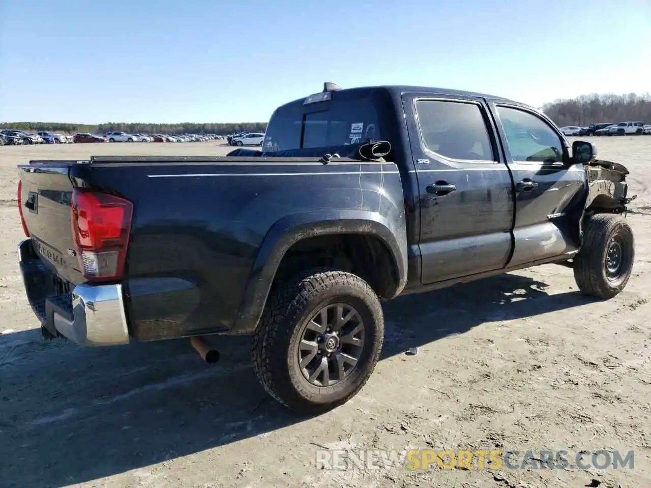 3 Фотография поврежденного автомобиля 3TMAZ5CN4LM133795 TOYOTA TACOMA 2020