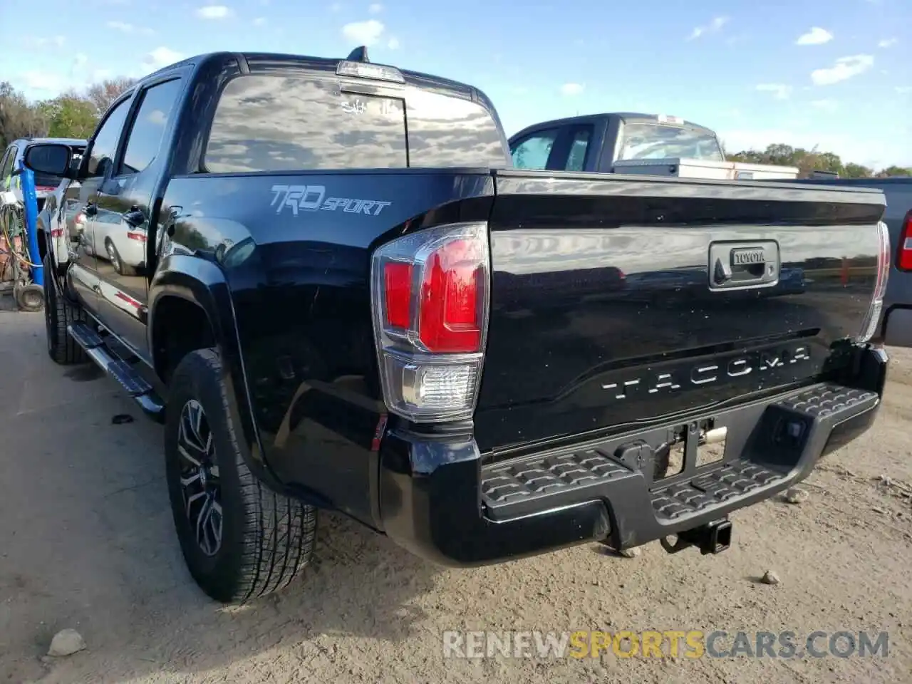 3 Photograph of a damaged car 3TMAZ5CN4LM136115 TOYOTA TACOMA 2020