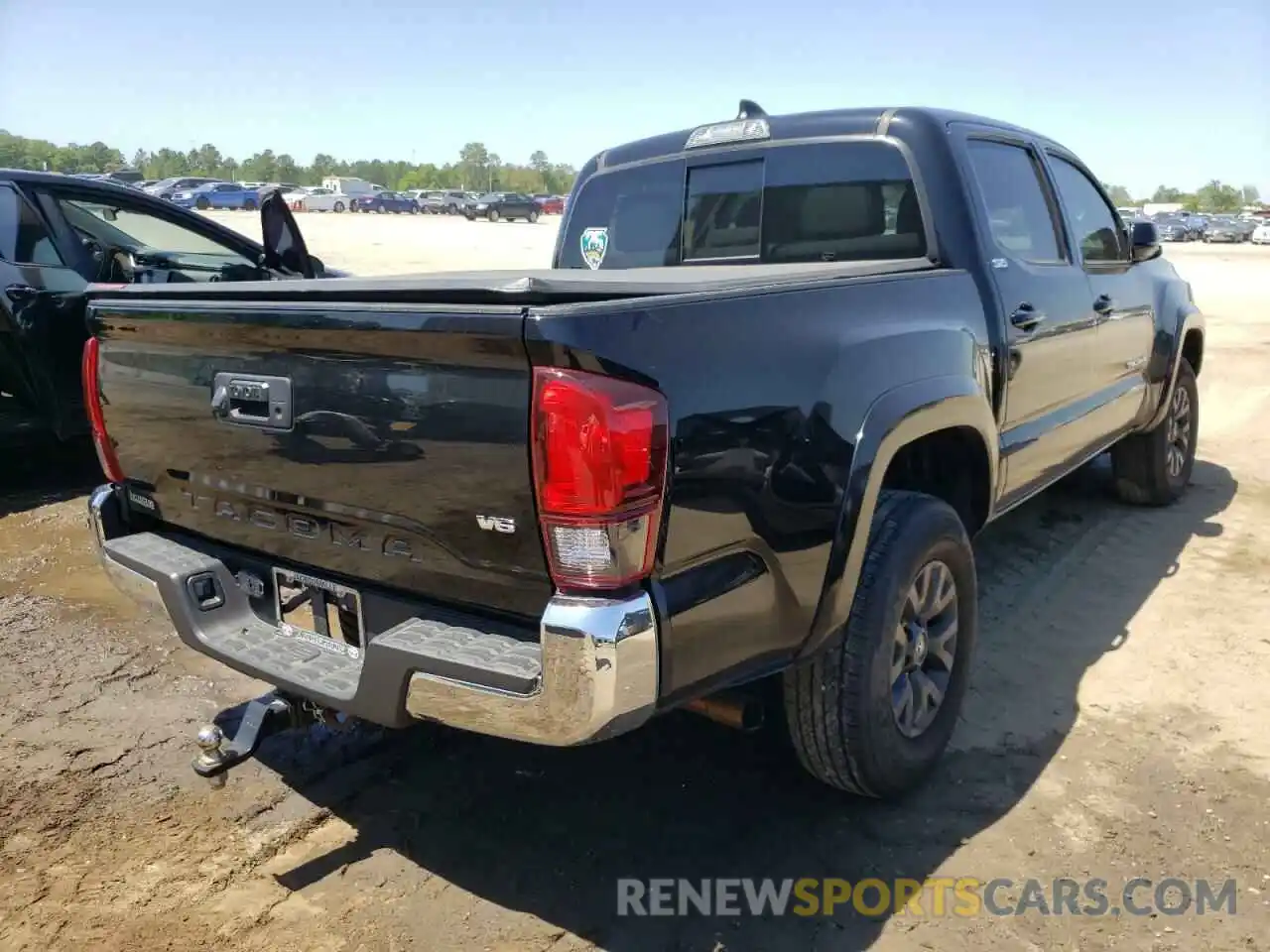 4 Photograph of a damaged car 3TMAZ5CN5LM116536 TOYOTA TACOMA 2020