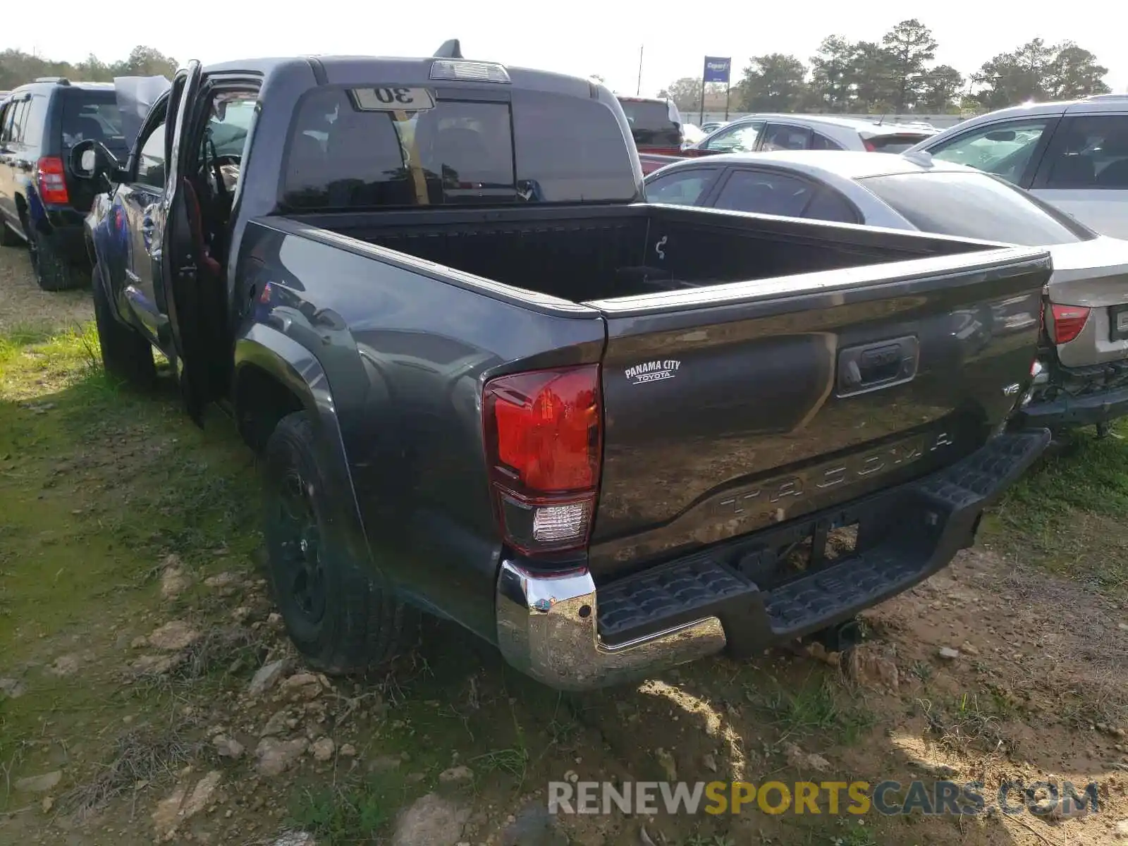 3 Photograph of a damaged car 3TMAZ5CN5LM117069 TOYOTA TACOMA 2020