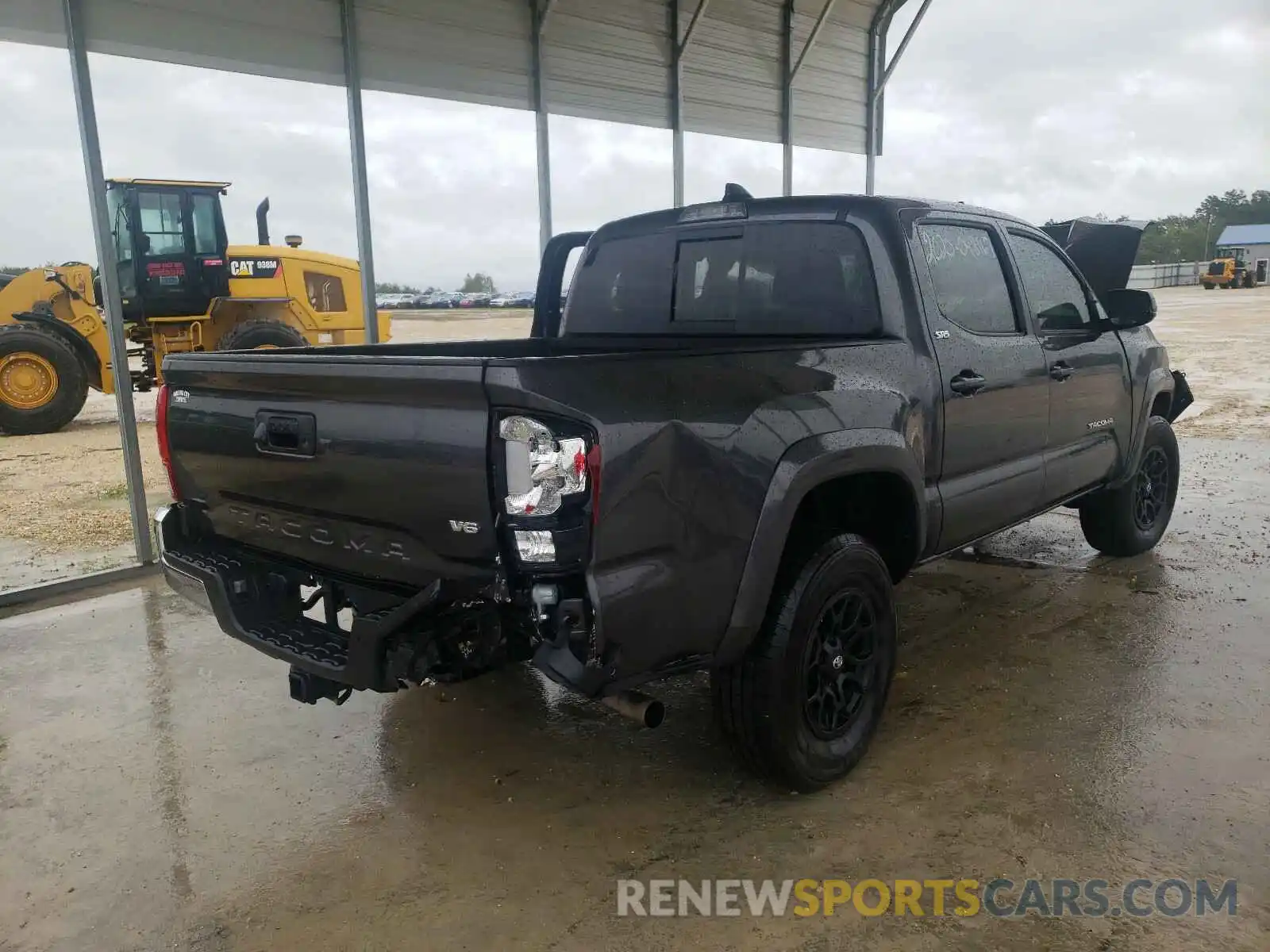 4 Photograph of a damaged car 3TMAZ5CN5LM117069 TOYOTA TACOMA 2020