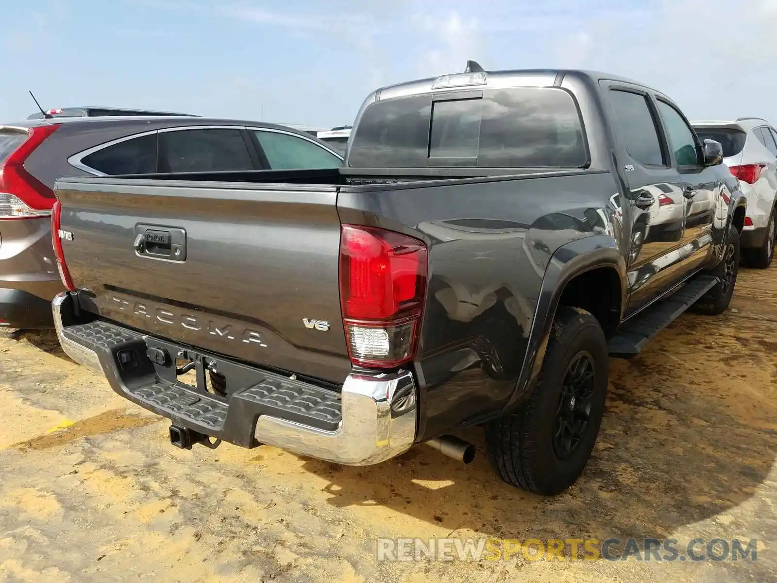 4 Photograph of a damaged car 3TMAZ5CN5LM125771 TOYOTA TACOMA 2020