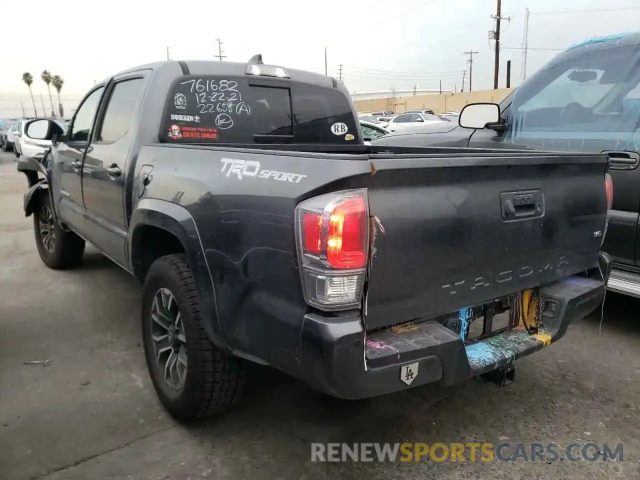 3 Photograph of a damaged car 3TMAZ5CN5LM126449 TOYOTA TACOMA 2020