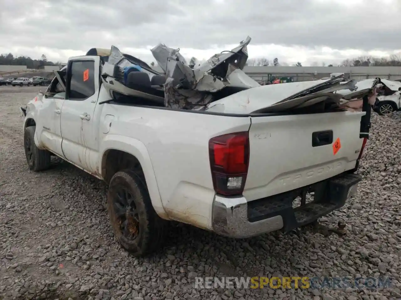 3 Photograph of a damaged car 3TMAZ5CN5LM126676 TOYOTA TACOMA 2020