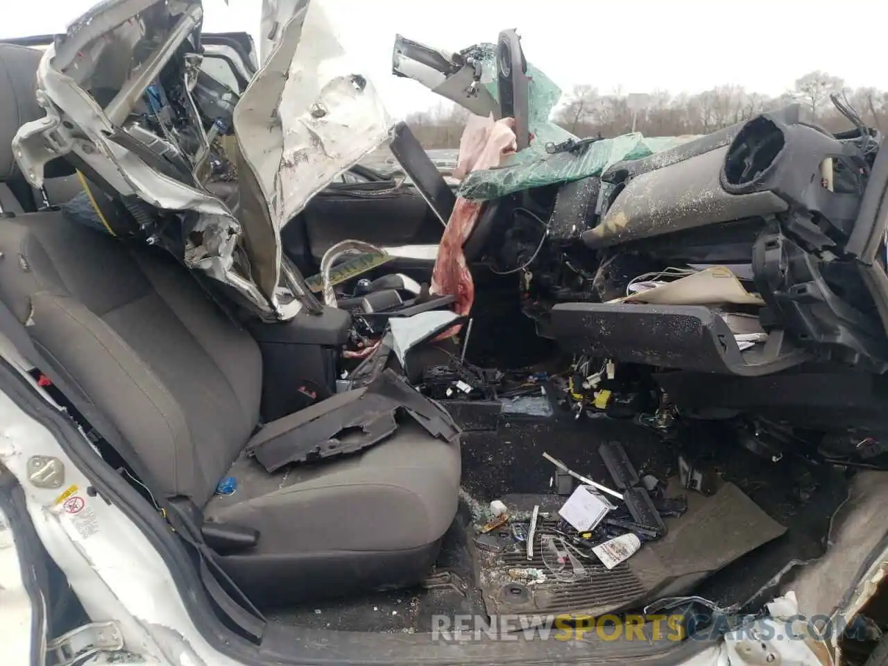 5 Photograph of a damaged car 3TMAZ5CN5LM126676 TOYOTA TACOMA 2020