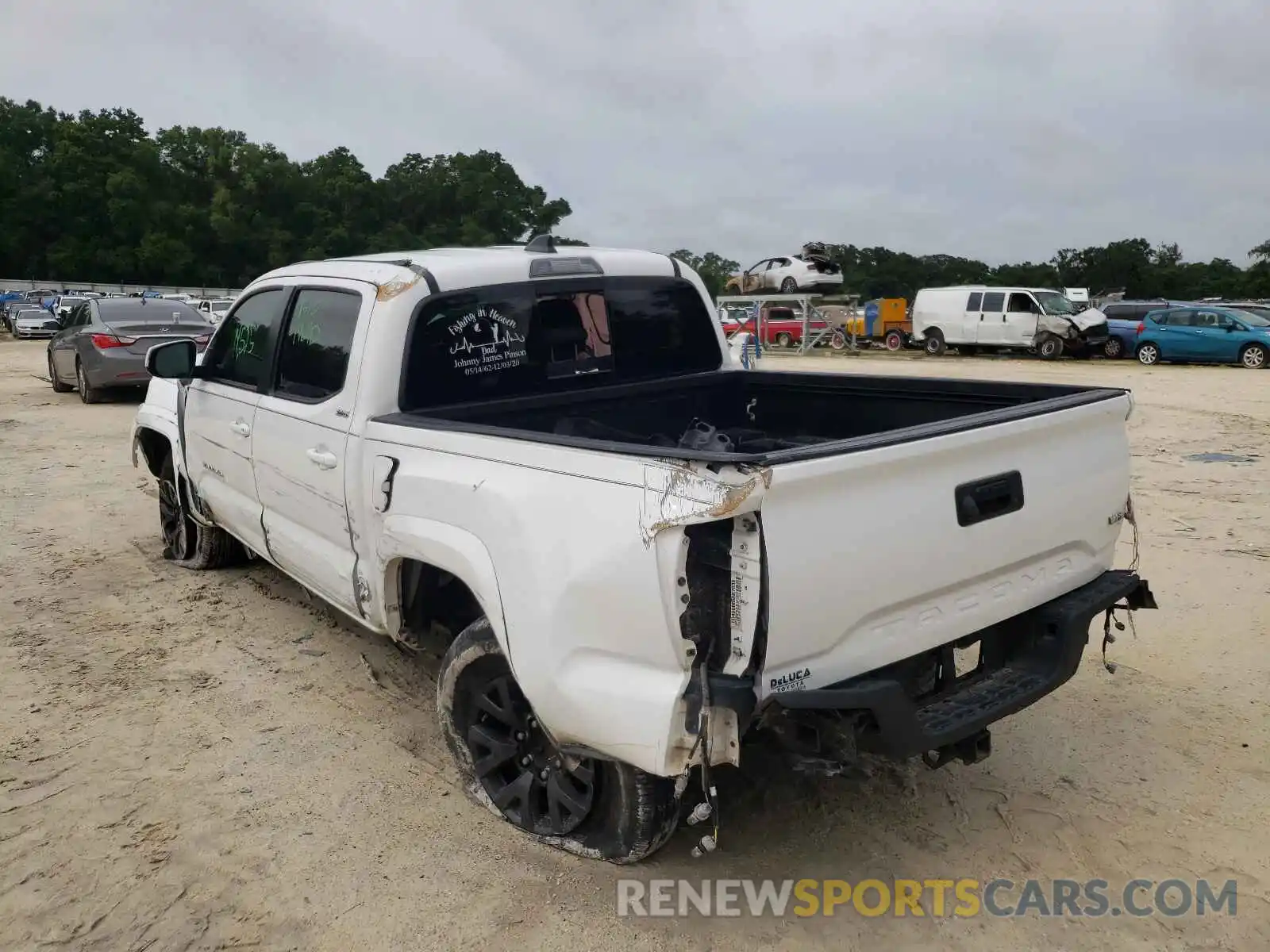 3 Photograph of a damaged car 3TMAZ5CN5LM127410 TOYOTA TACOMA 2020