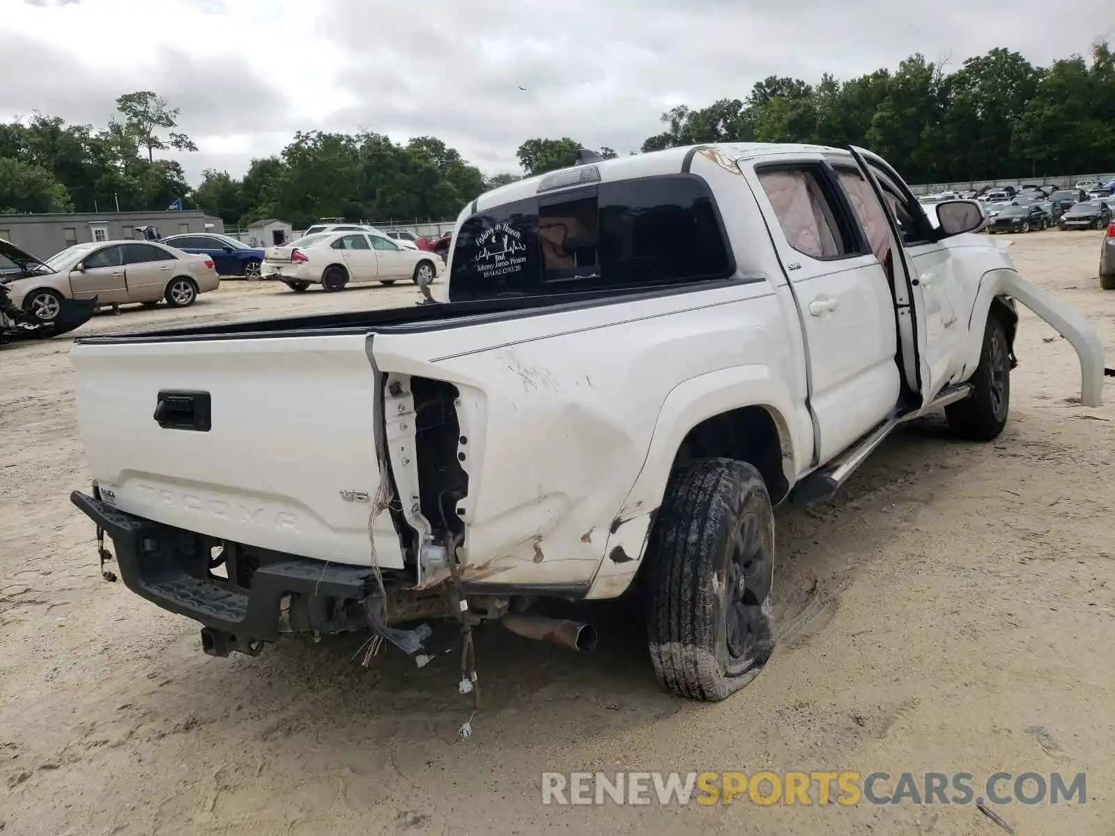 4 Photograph of a damaged car 3TMAZ5CN5LM127410 TOYOTA TACOMA 2020