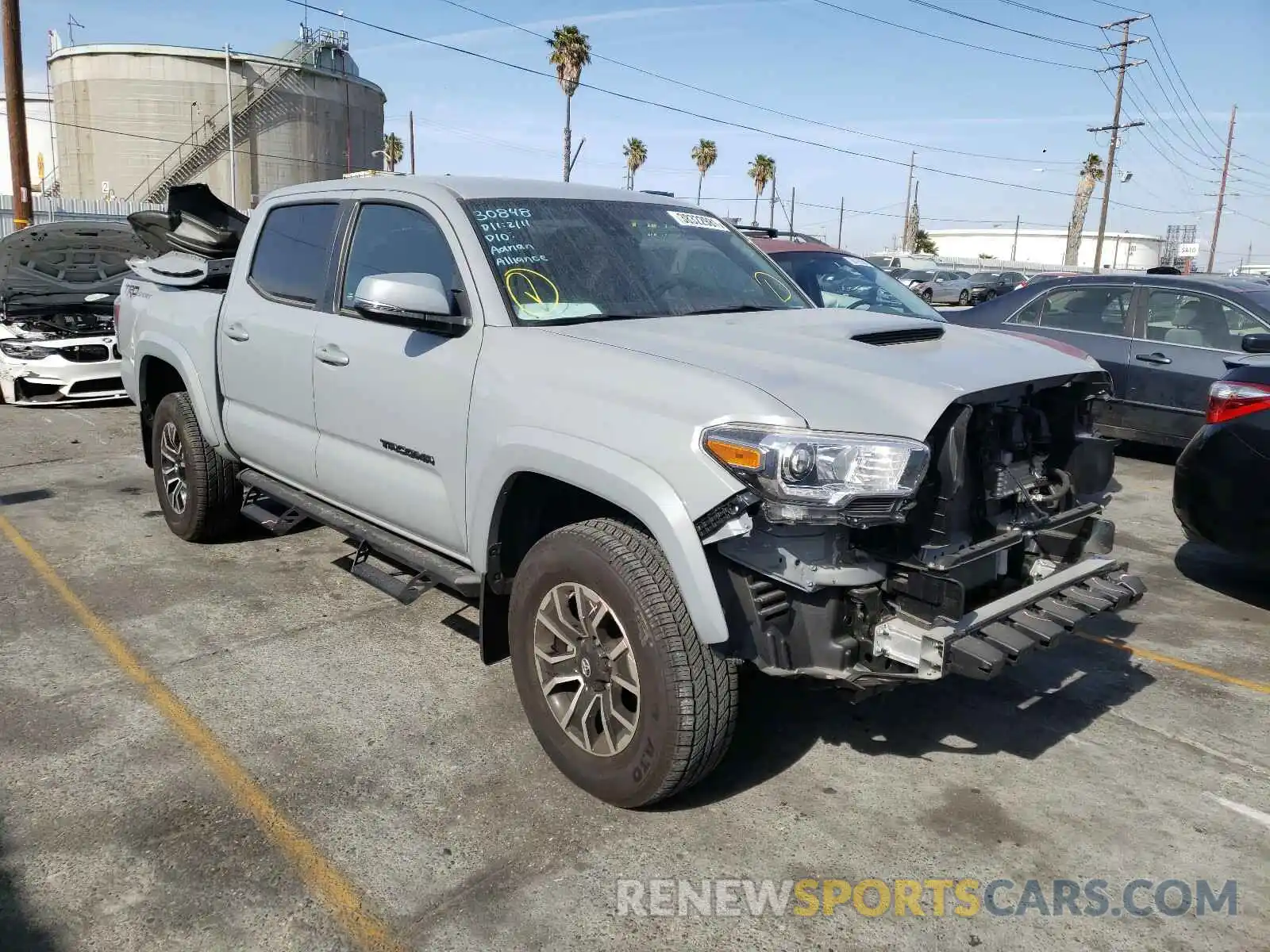 1 Photograph of a damaged car 3TMAZ5CN5LM128640 TOYOTA TACOMA 2020