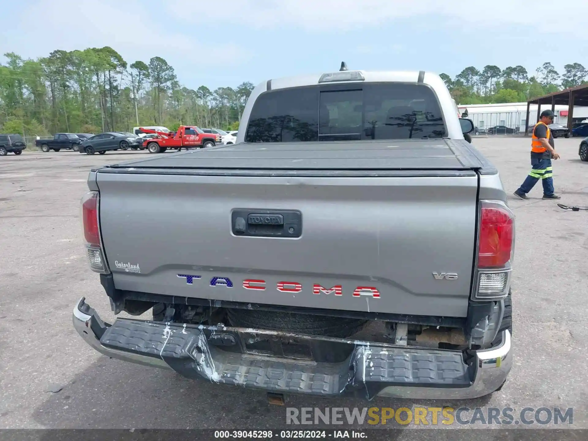 16 Photograph of a damaged car 3TMAZ5CN5LM130517 TOYOTA TACOMA 2020