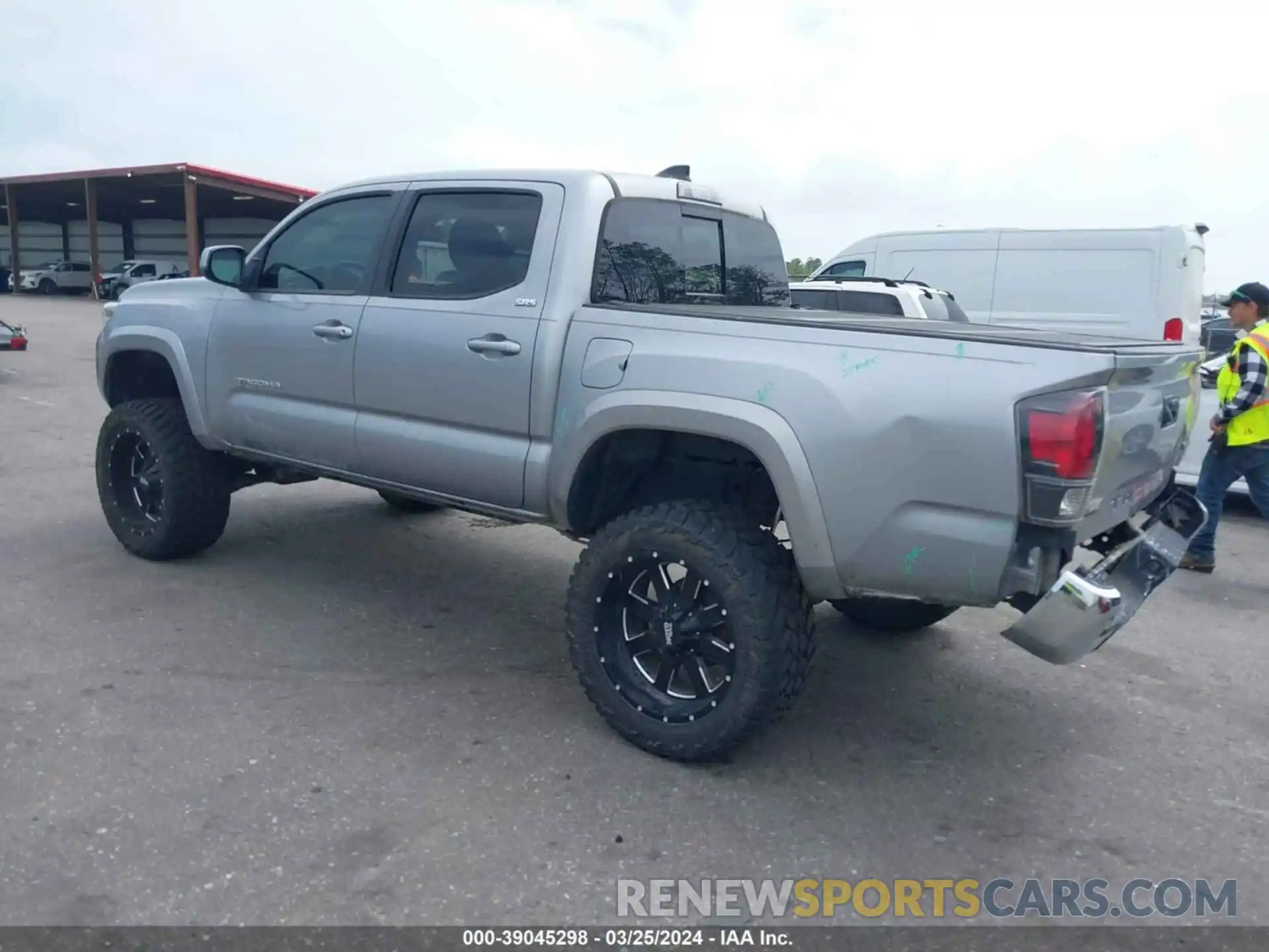 3 Photograph of a damaged car 3TMAZ5CN5LM130517 TOYOTA TACOMA 2020