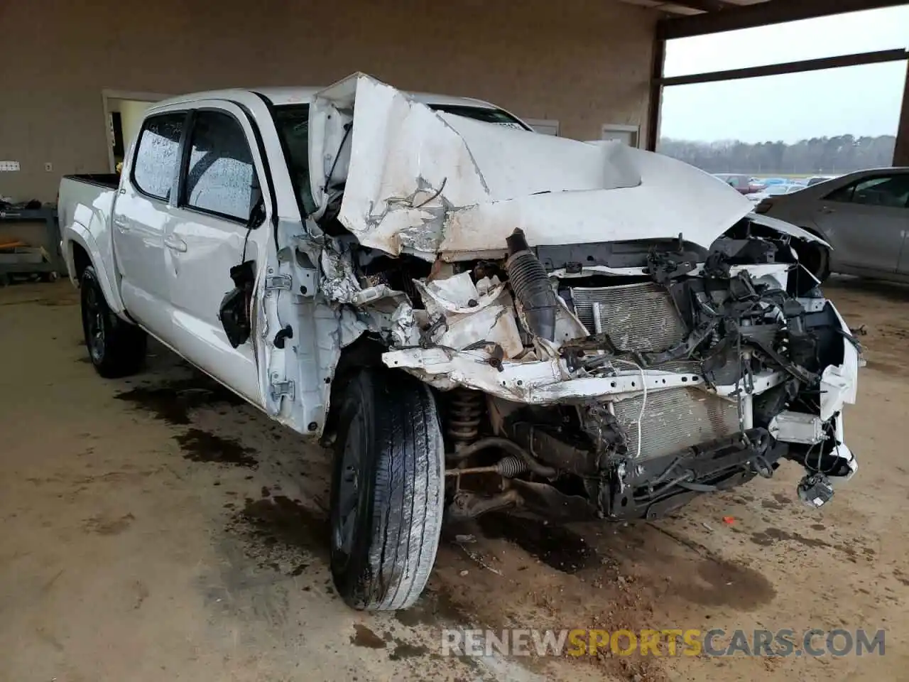 1 Photograph of a damaged car 3TMAZ5CN5LM132753 TOYOTA TACOMA 2020