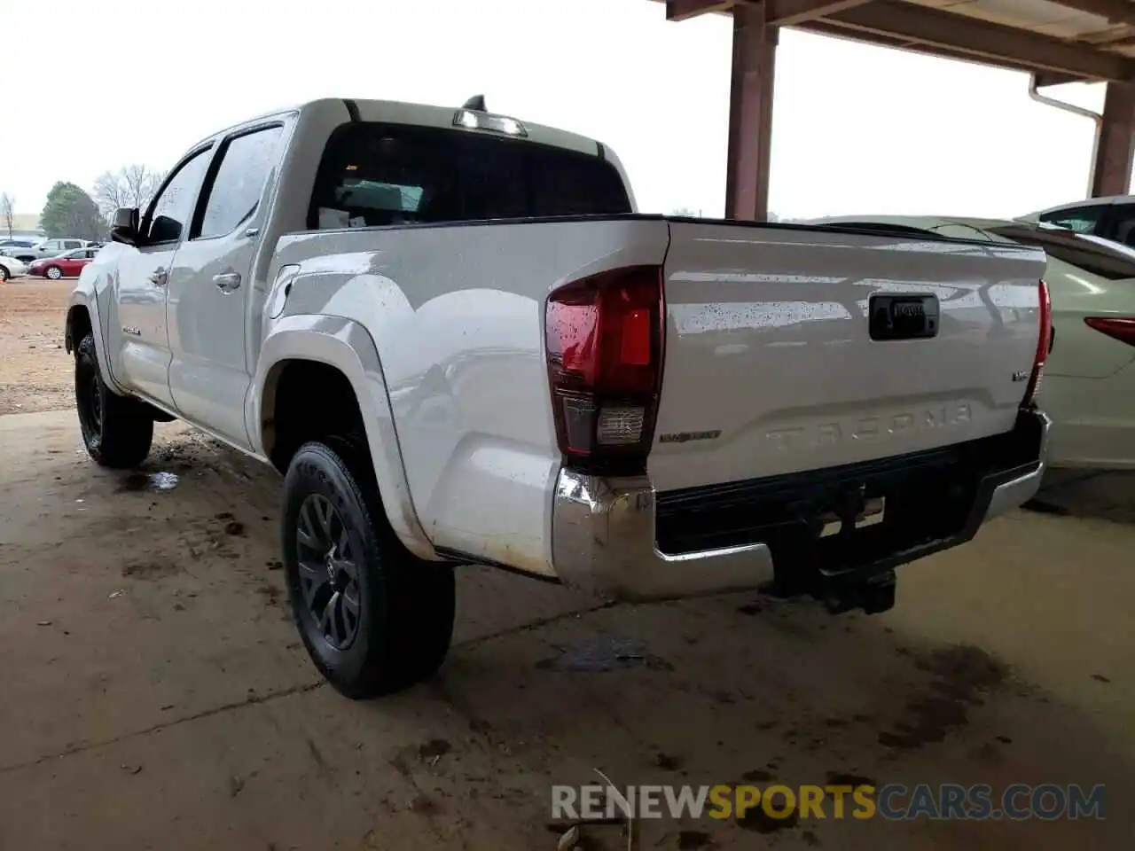 3 Photograph of a damaged car 3TMAZ5CN5LM132753 TOYOTA TACOMA 2020