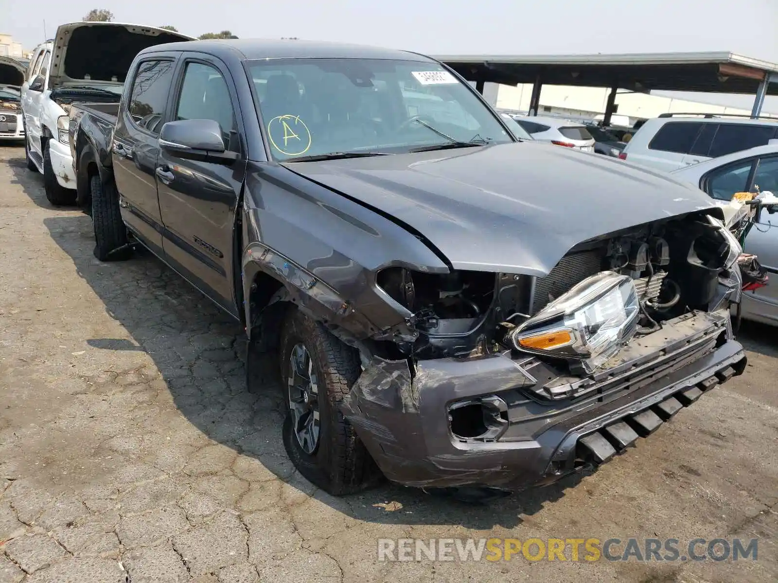 1 Photograph of a damaged car 3TMAZ5CN5LM133076 TOYOTA TACOMA 2020