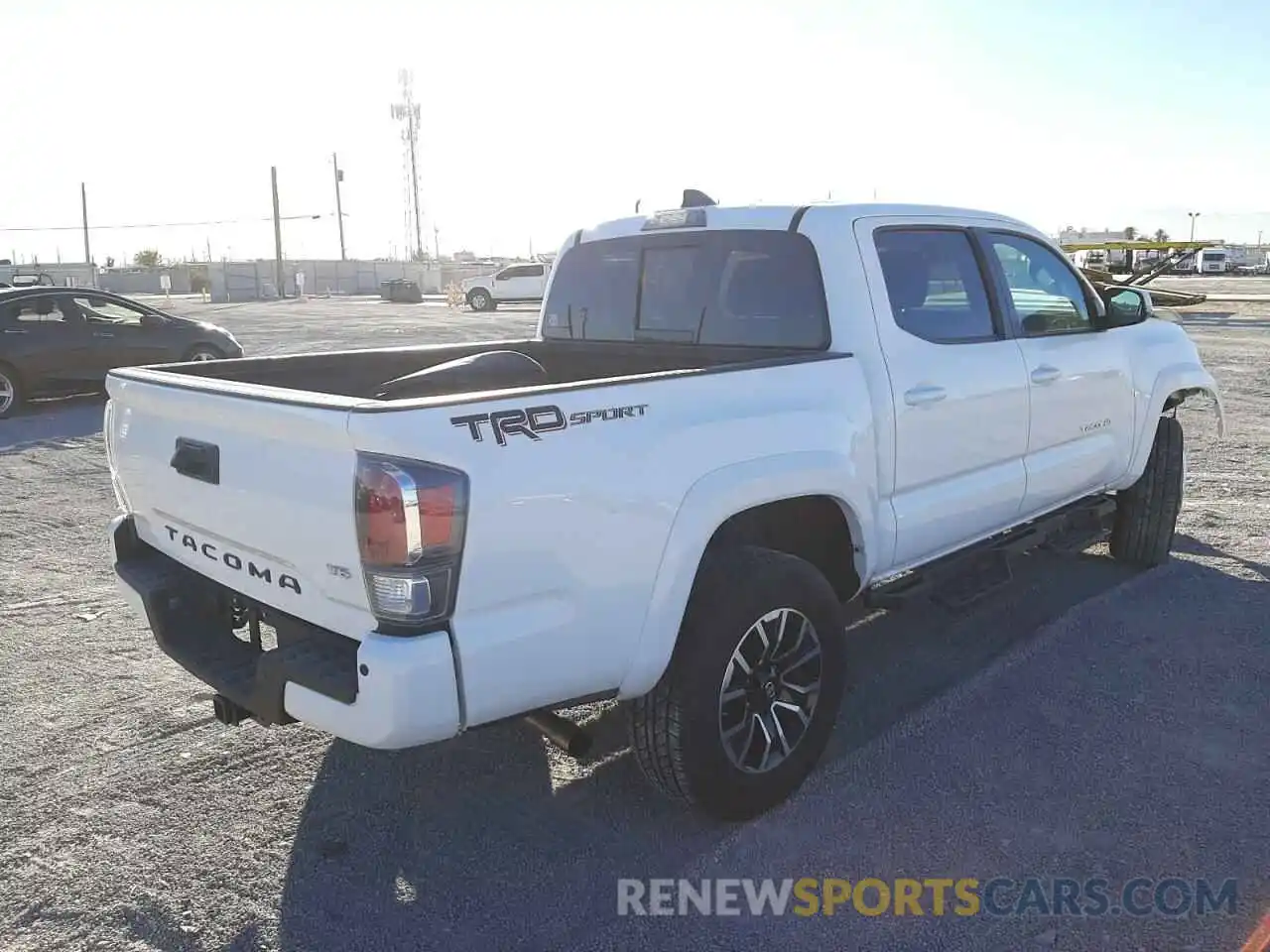 4 Photograph of a damaged car 3TMAZ5CN5LM137158 TOYOTA TACOMA 2020