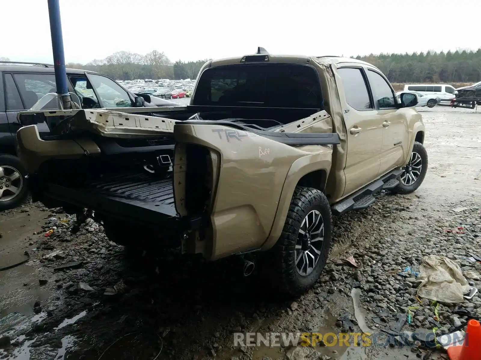 4 Photograph of a damaged car 3TMAZ5CN5LM137693 TOYOTA TACOMA 2020